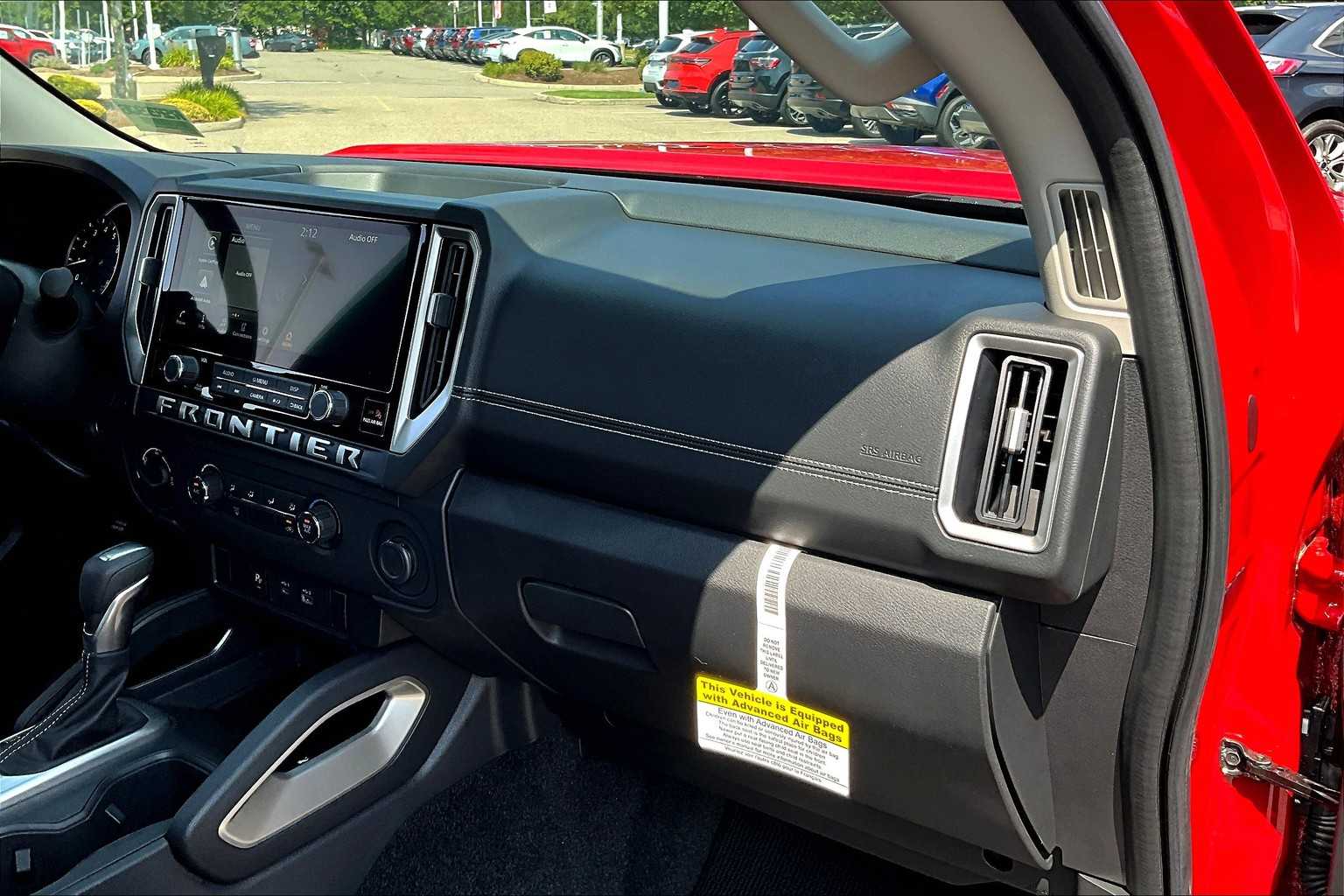 2025 Nissan Frontier SV - Photo 13