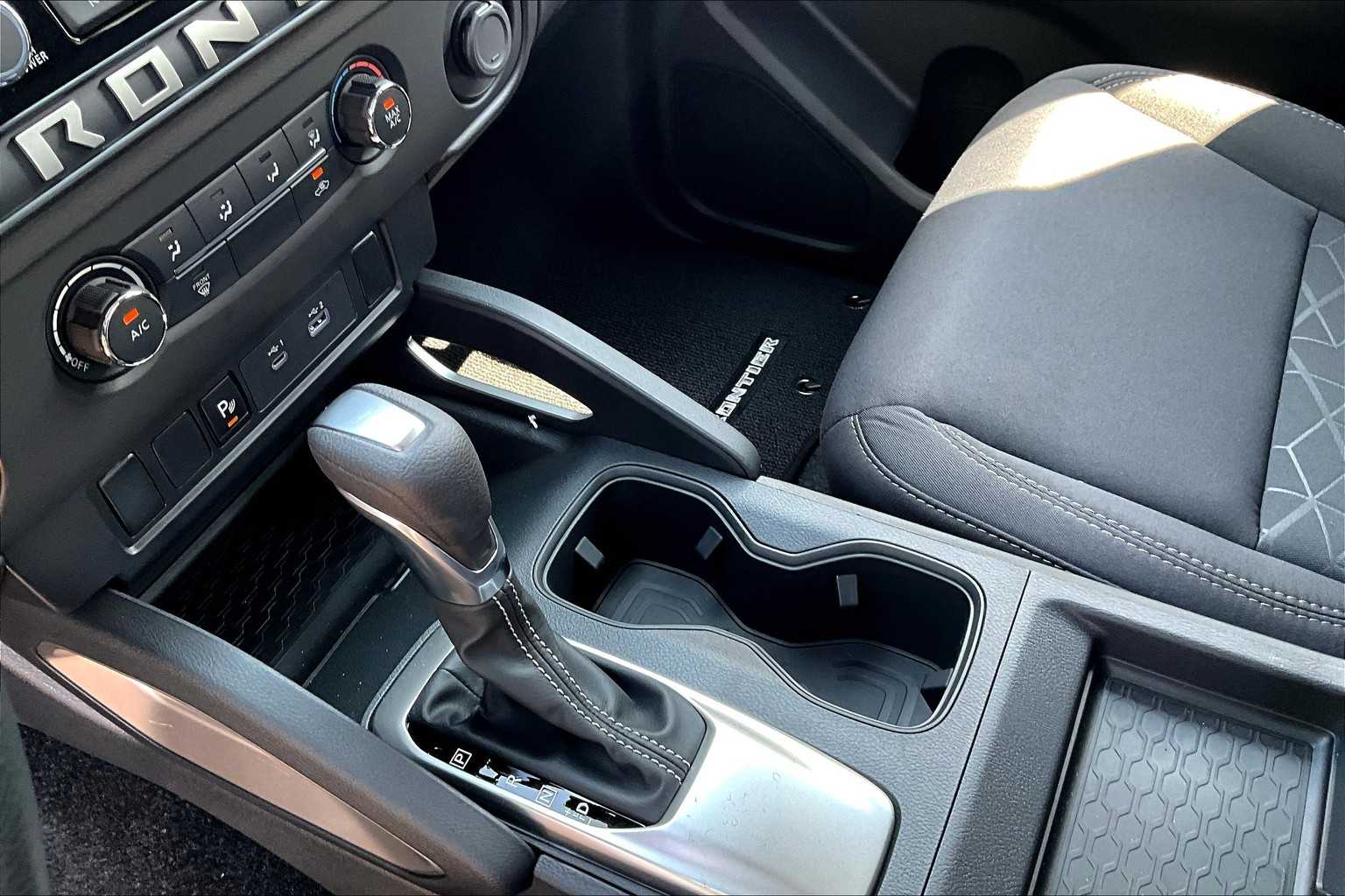 2025 Nissan Frontier SV - Photo 20
