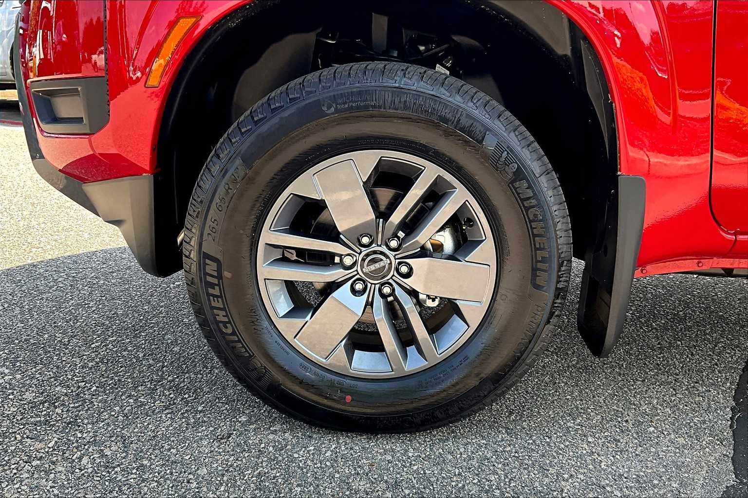 2025 Nissan Frontier SV - Photo 7