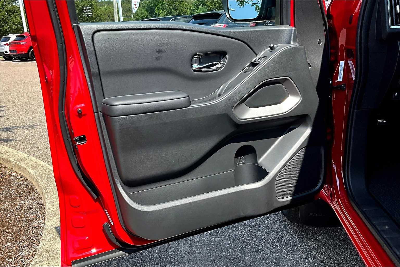 2025 Nissan Frontier SV - Photo 9
