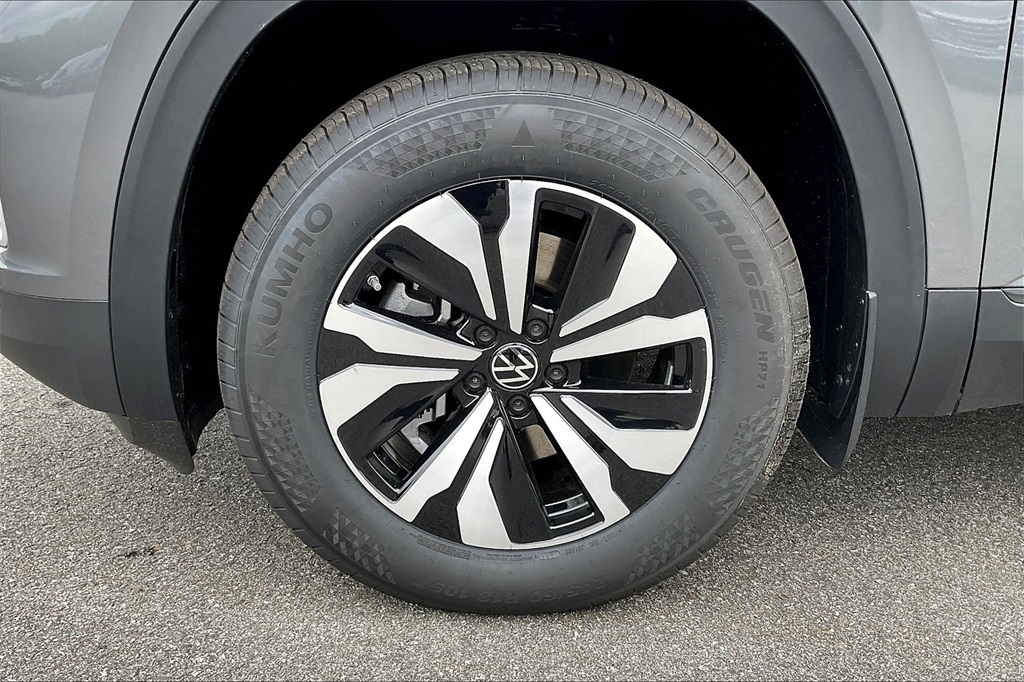 2025 Volkswagen Atlas 2.0T SE - Photo 8