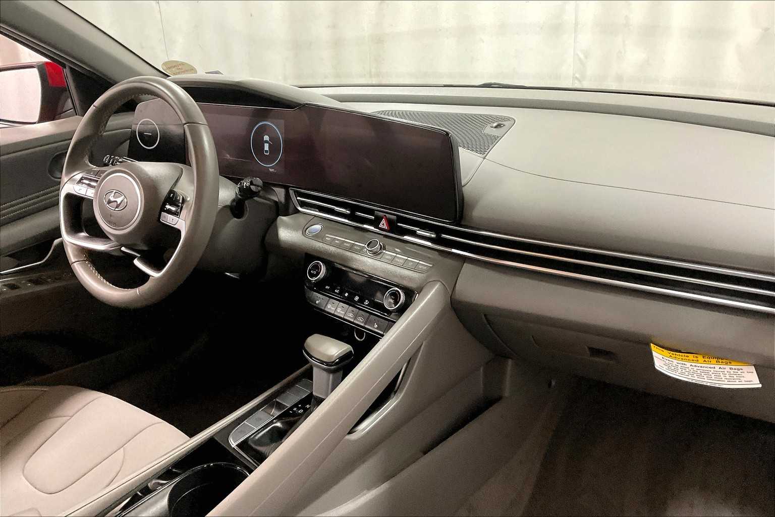 2023 Hyundai Elantra SEL - Photo 14