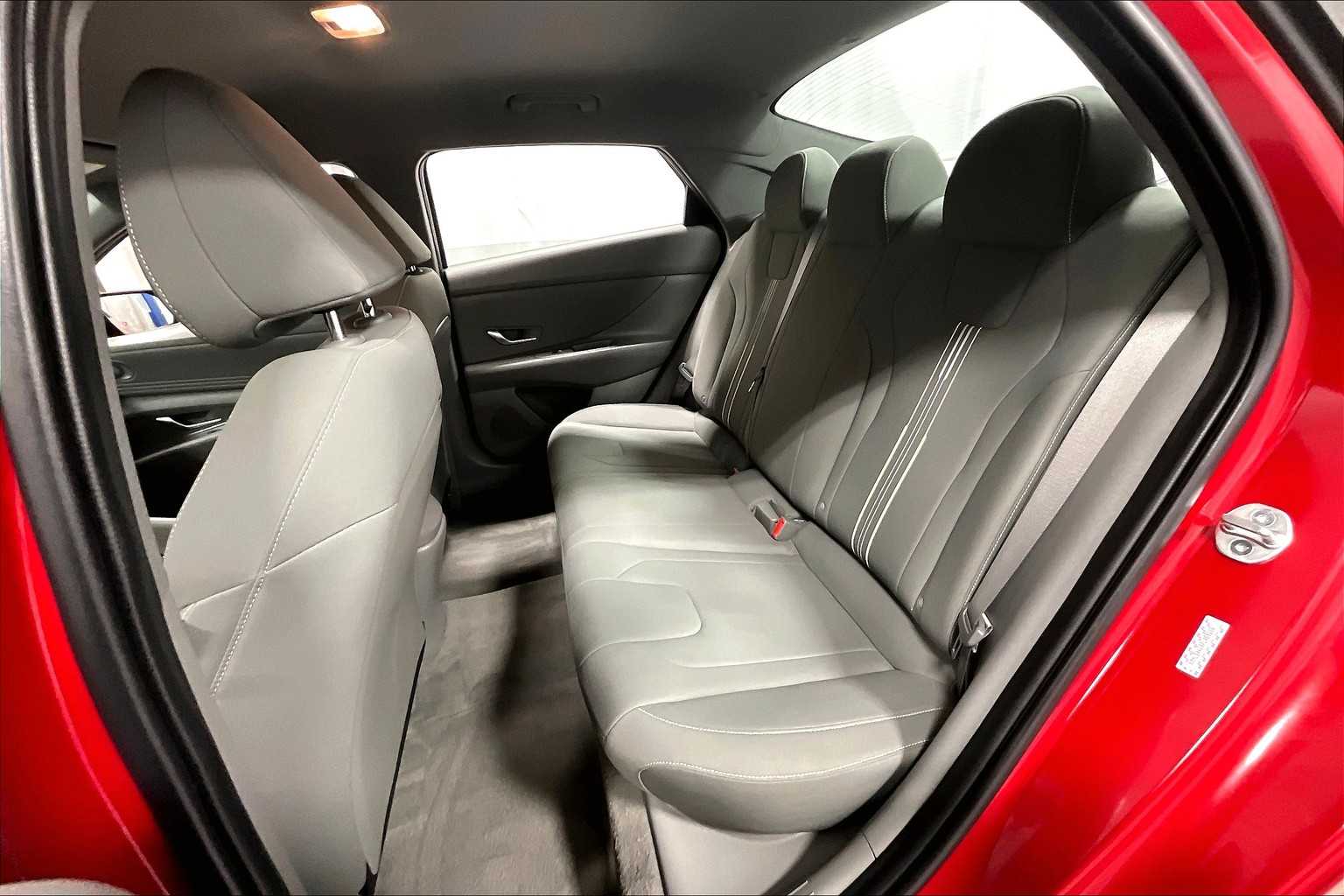2023 Hyundai Elantra SEL - Photo 15