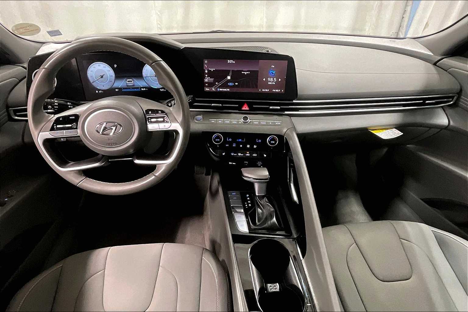 2023 Hyundai Elantra SEL - Photo 21