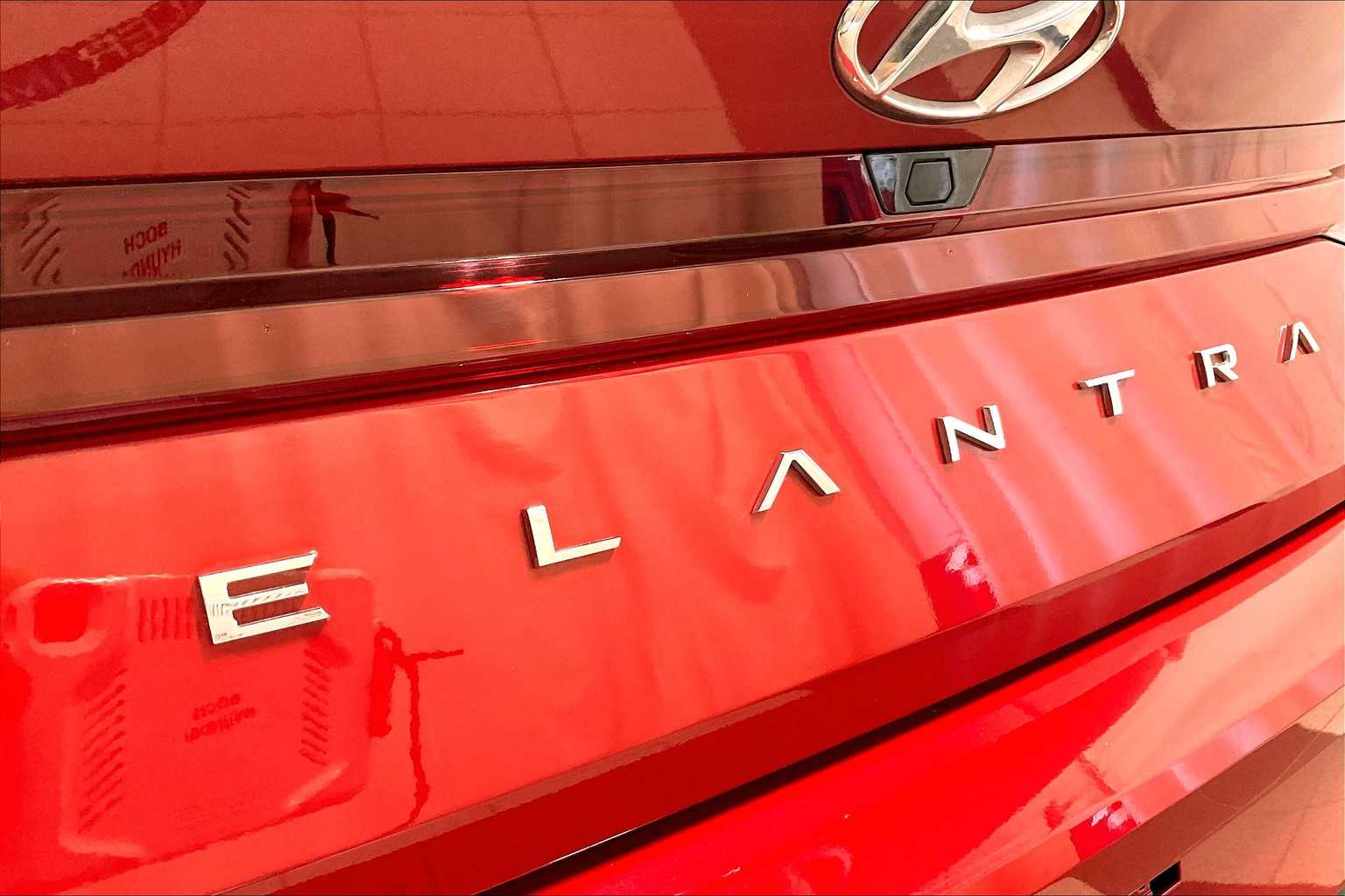 2023 Hyundai Elantra SEL - Photo 28