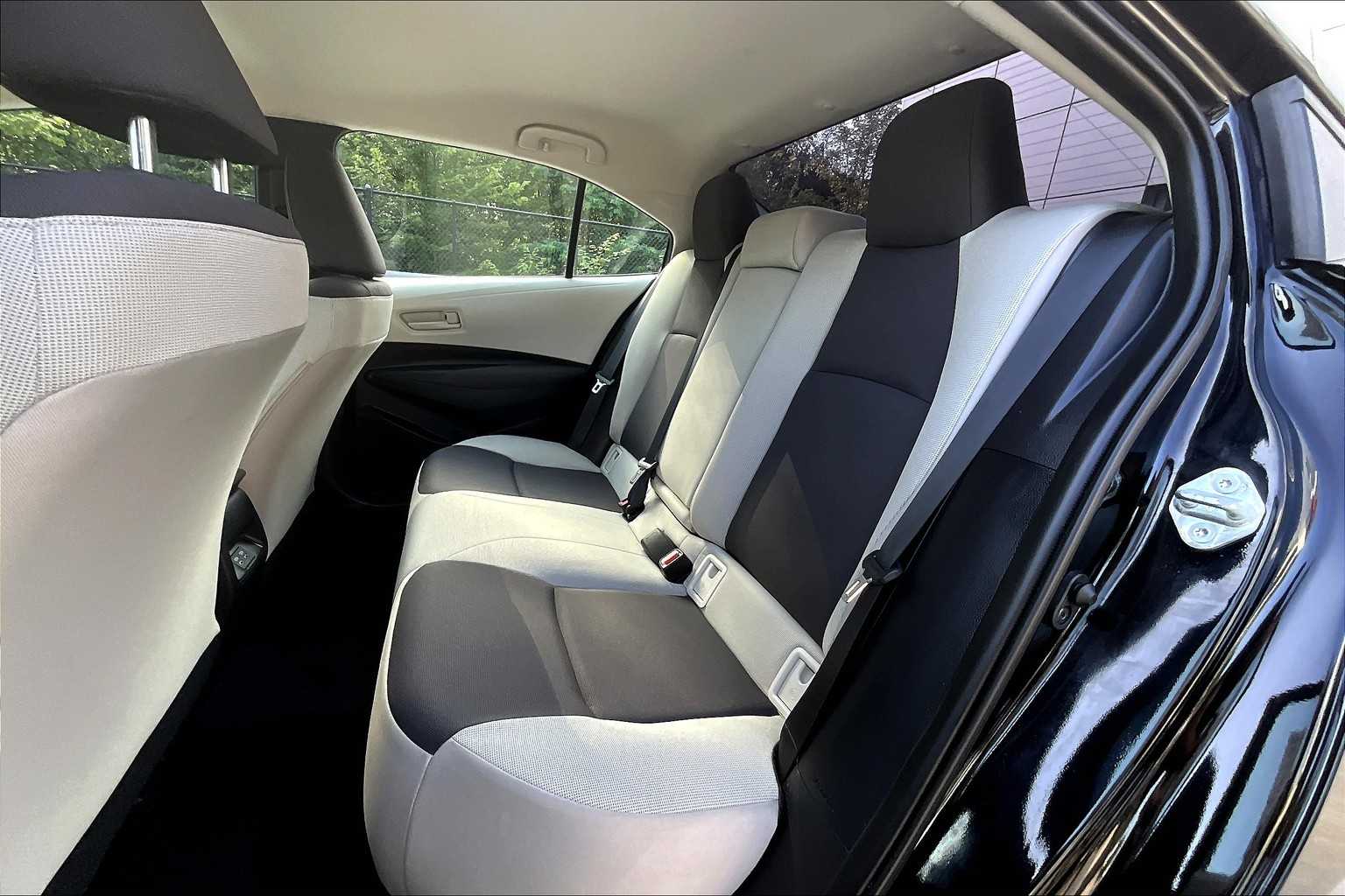 2024 Toyota Corolla LE - Photo 15