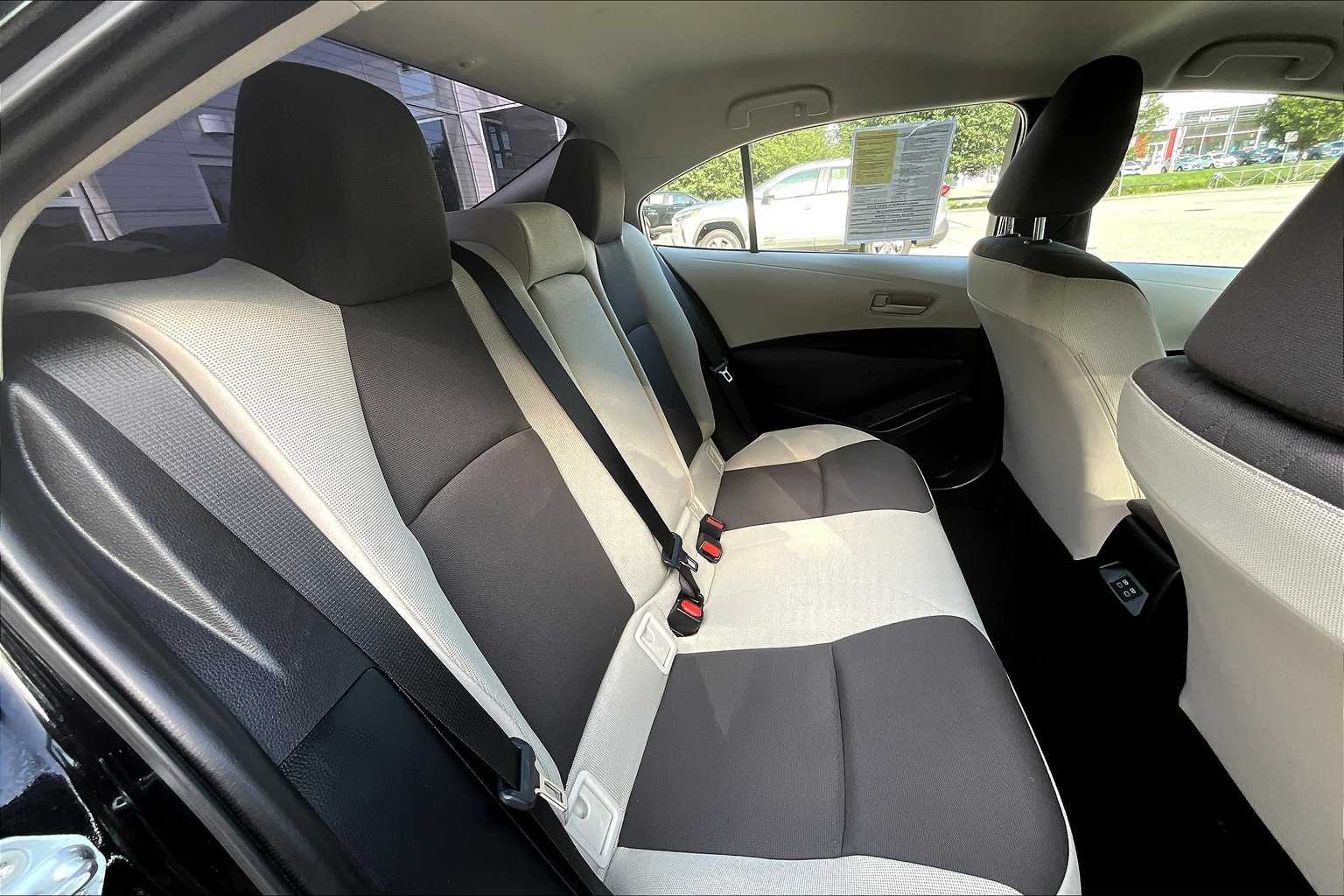 2024 Toyota Corolla LE - Photo 16