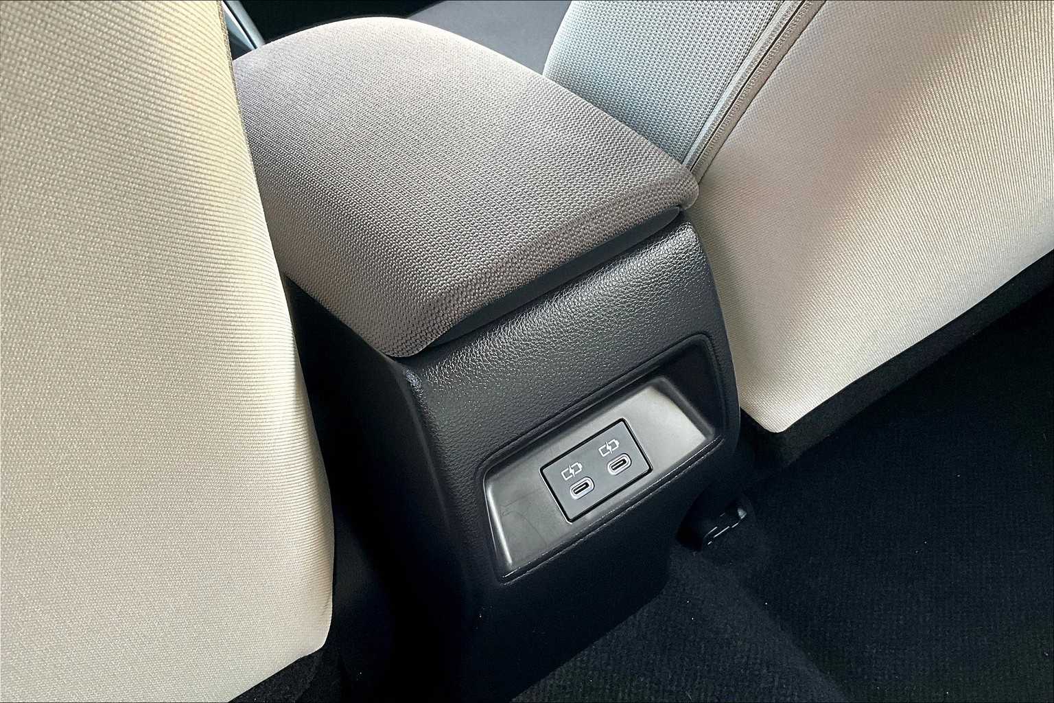 2024 Toyota Corolla LE - Photo 27