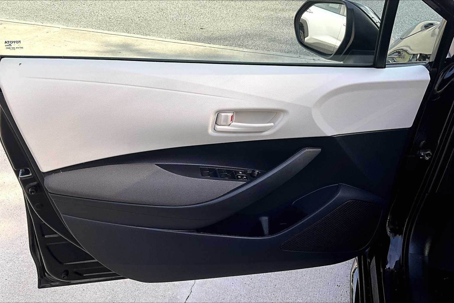 2024 Toyota Corolla LE - Photo 9