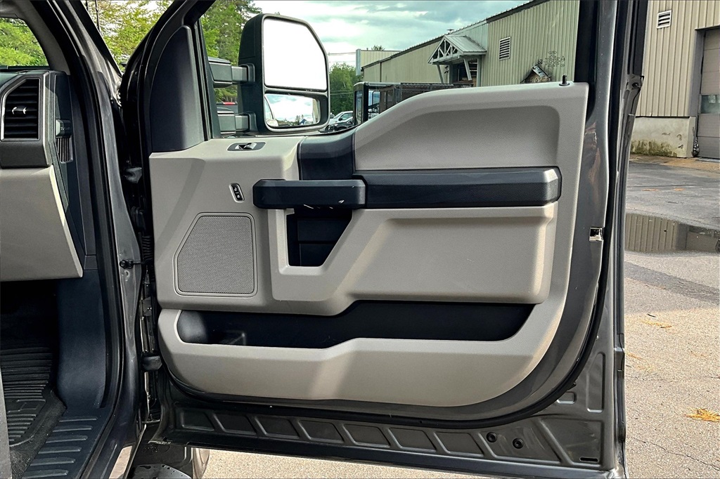 2022 Ford F-350SD XL - Photo 12