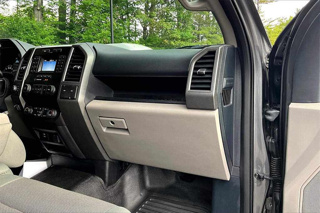 2022 Ford F-350SD XL - Photo 13