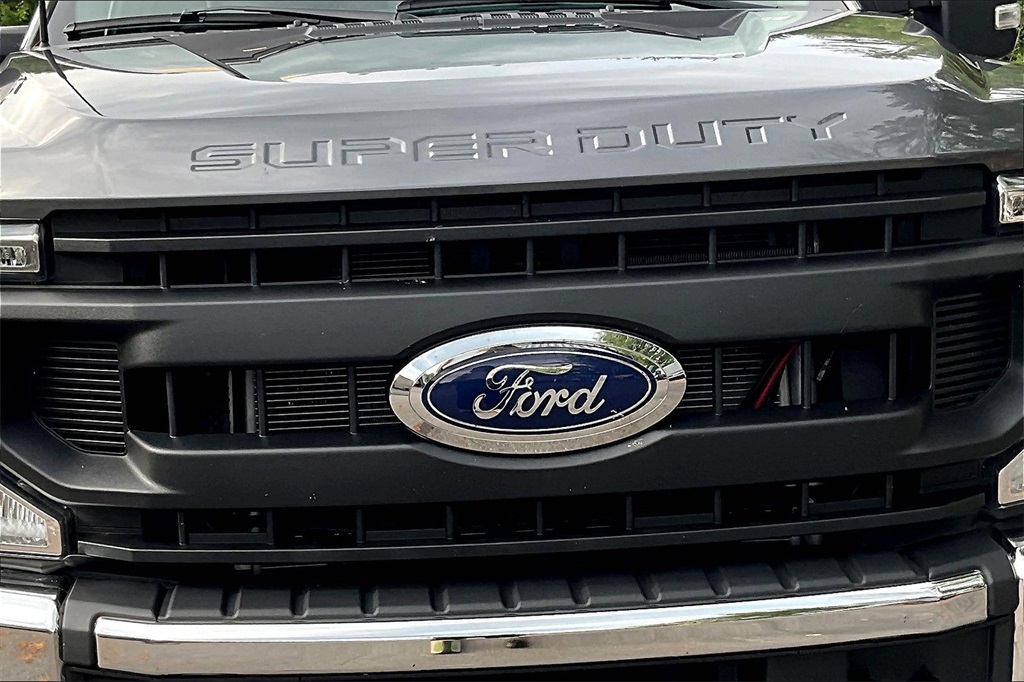 2022 Ford F-350SD XL - Photo 30