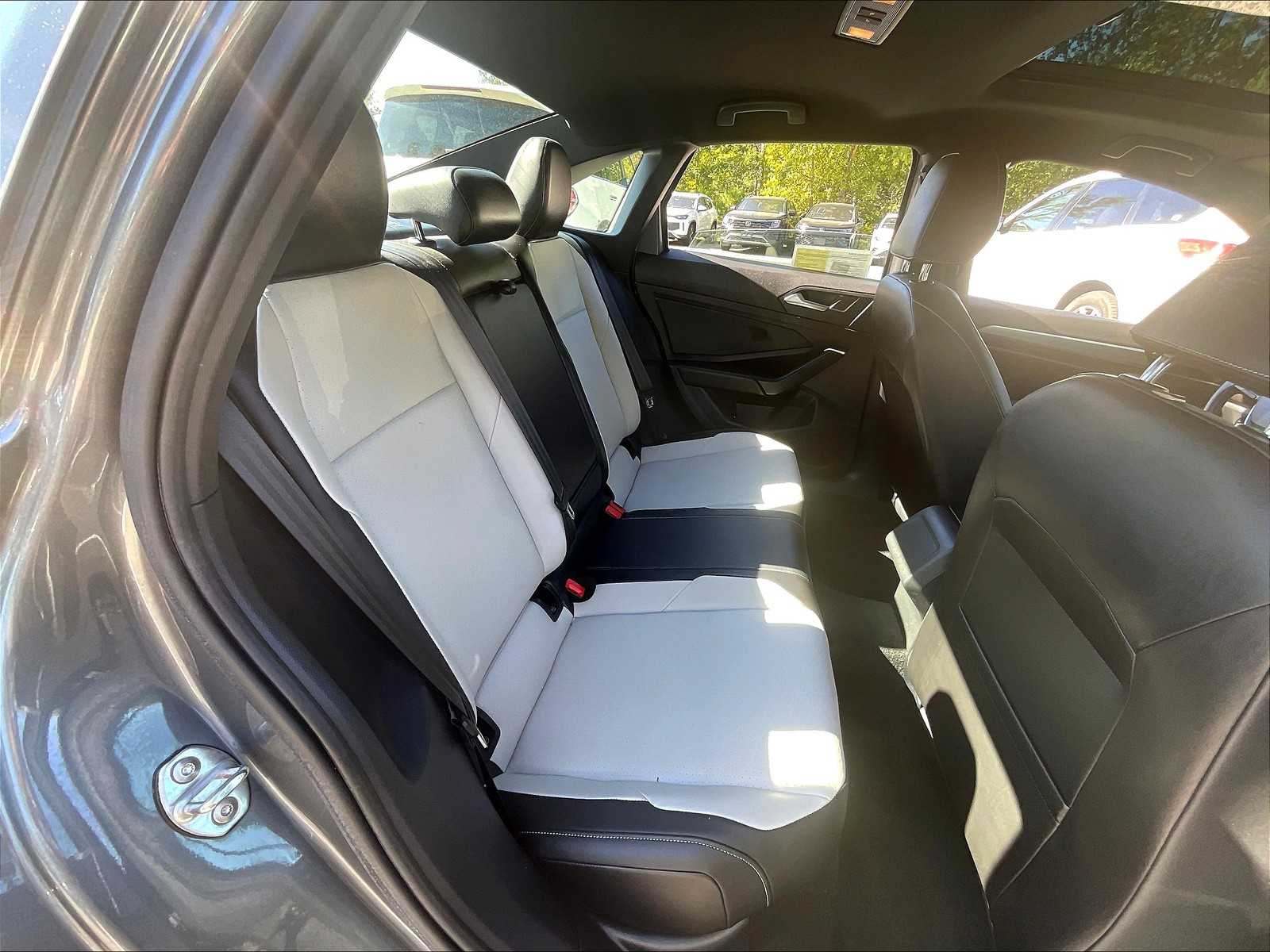 2019 Volkswagen Jetta R-Line - Photo 16