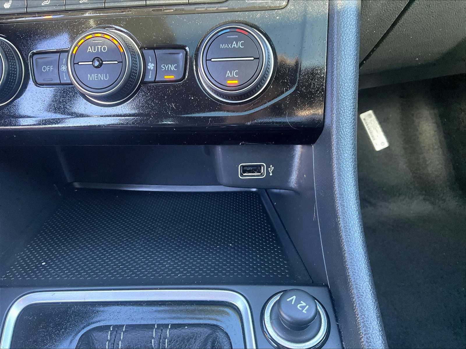 2019 Volkswagen Jetta R-Line - Photo 26