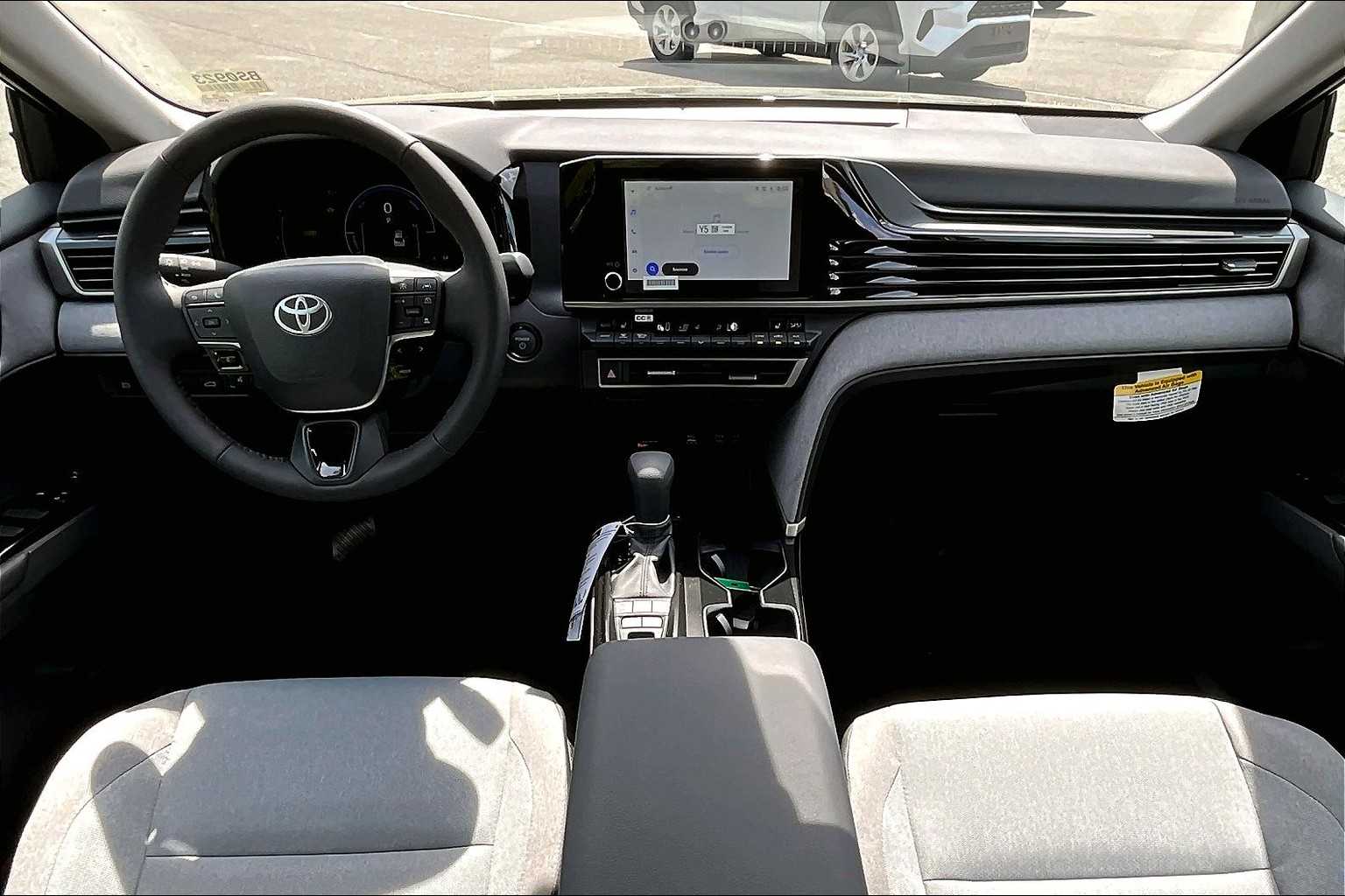 2025 Toyota Camry LE - Photo 12