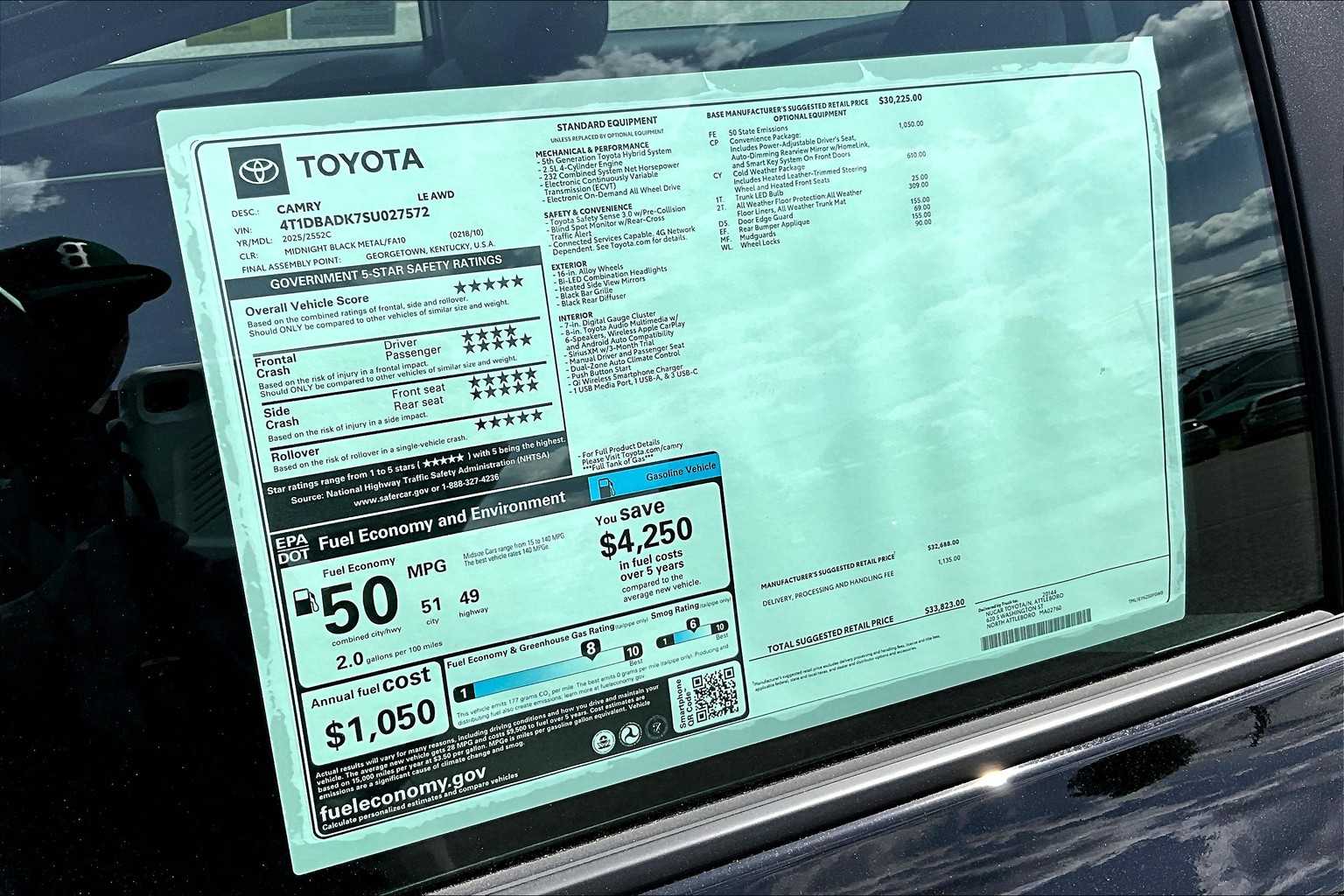 2025 Toyota Camry LE - Photo 18
