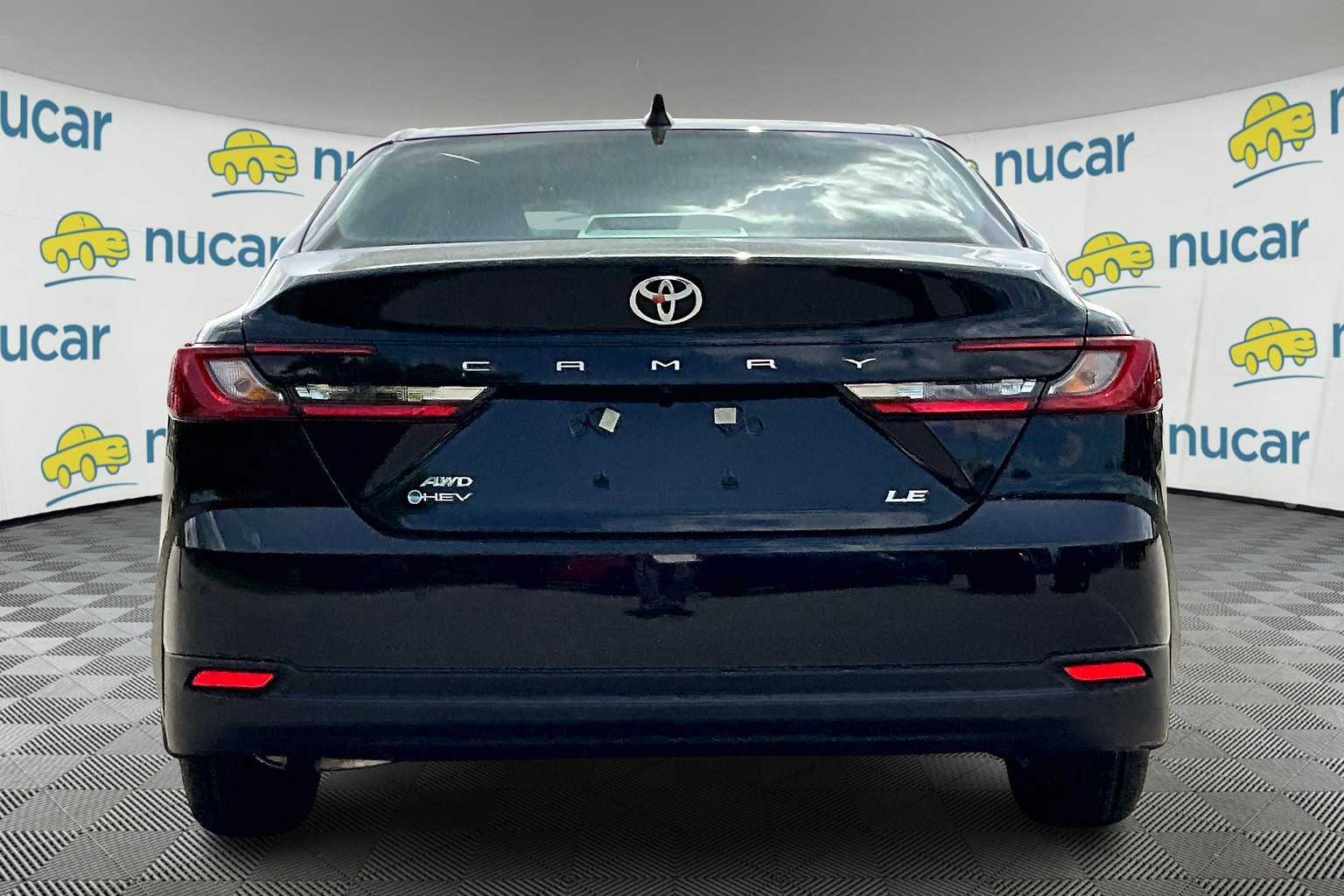 2025 Toyota Camry LE - Photo 6