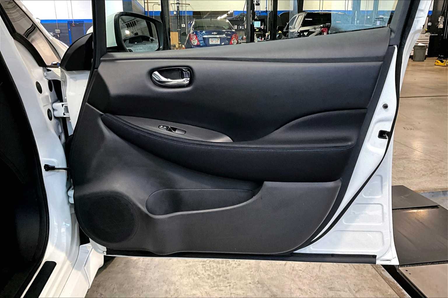 2019 Nissan LEAF S - Photo 12