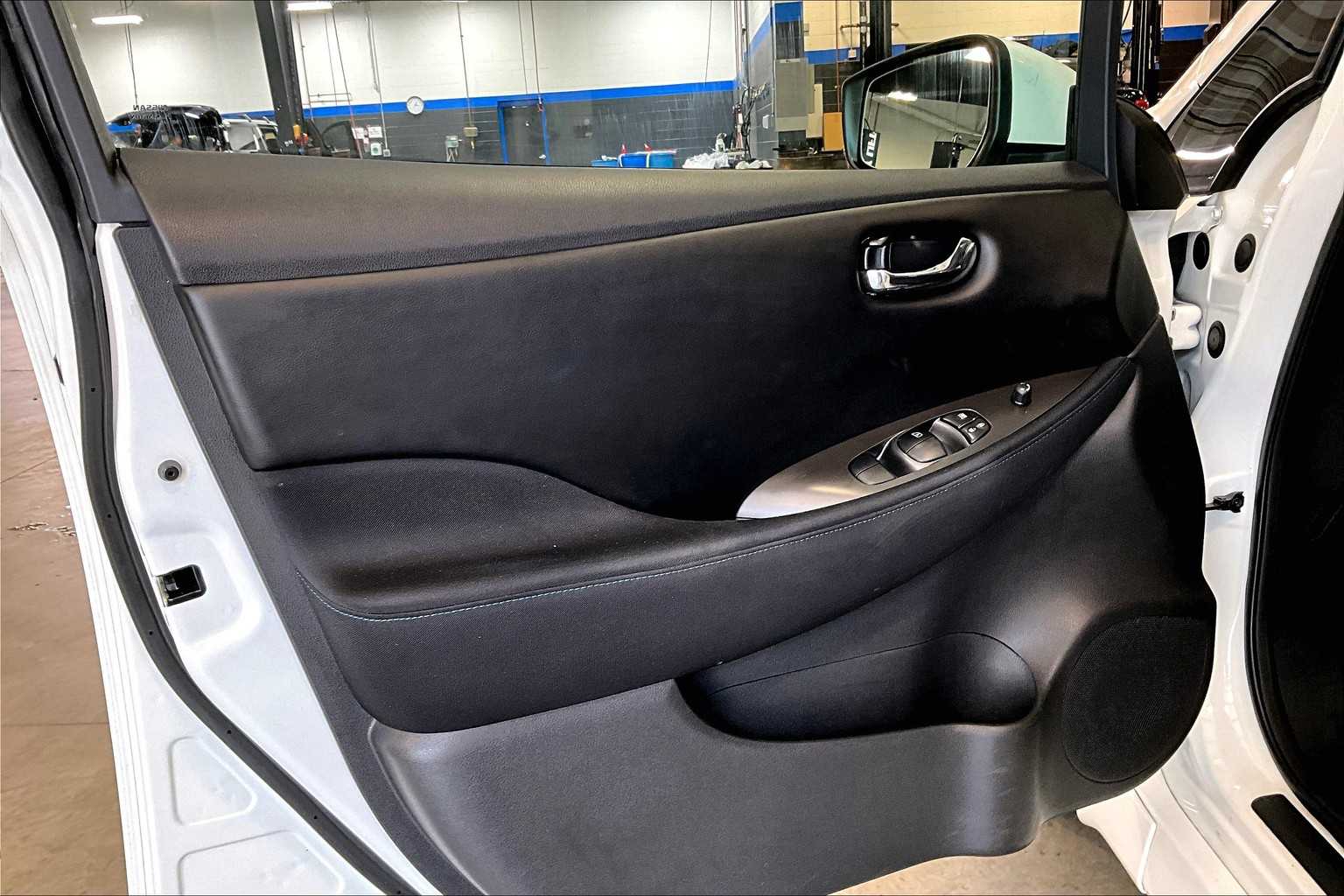 2019 Nissan LEAF S - Photo 9