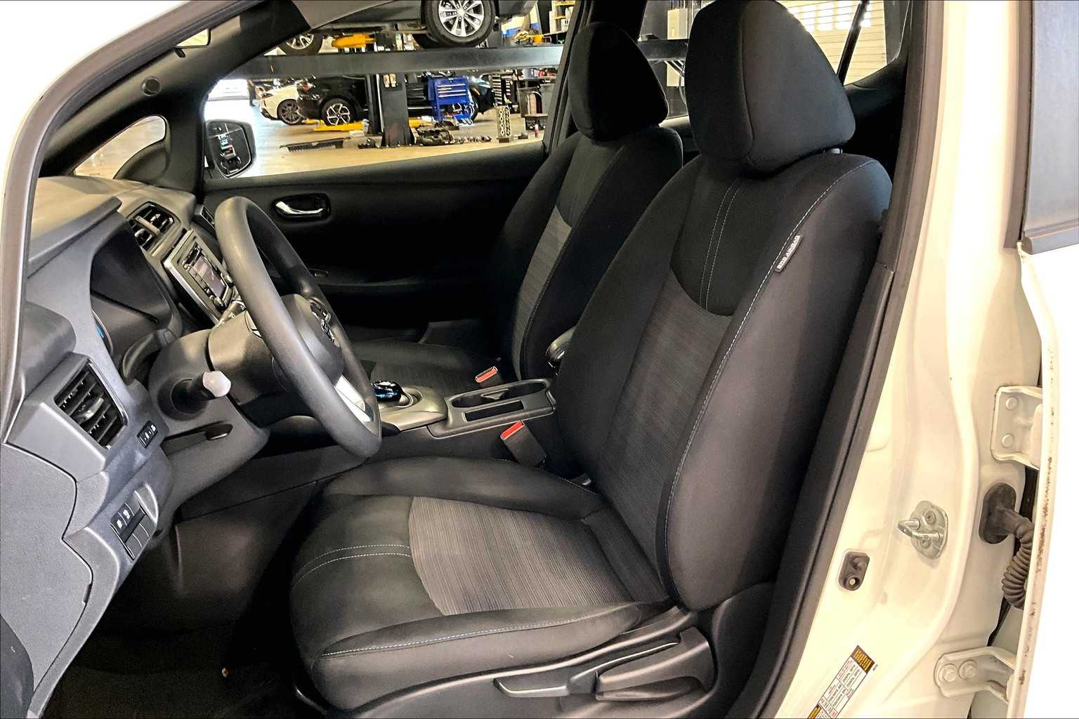 2019 Nissan LEAF S - Photo 10