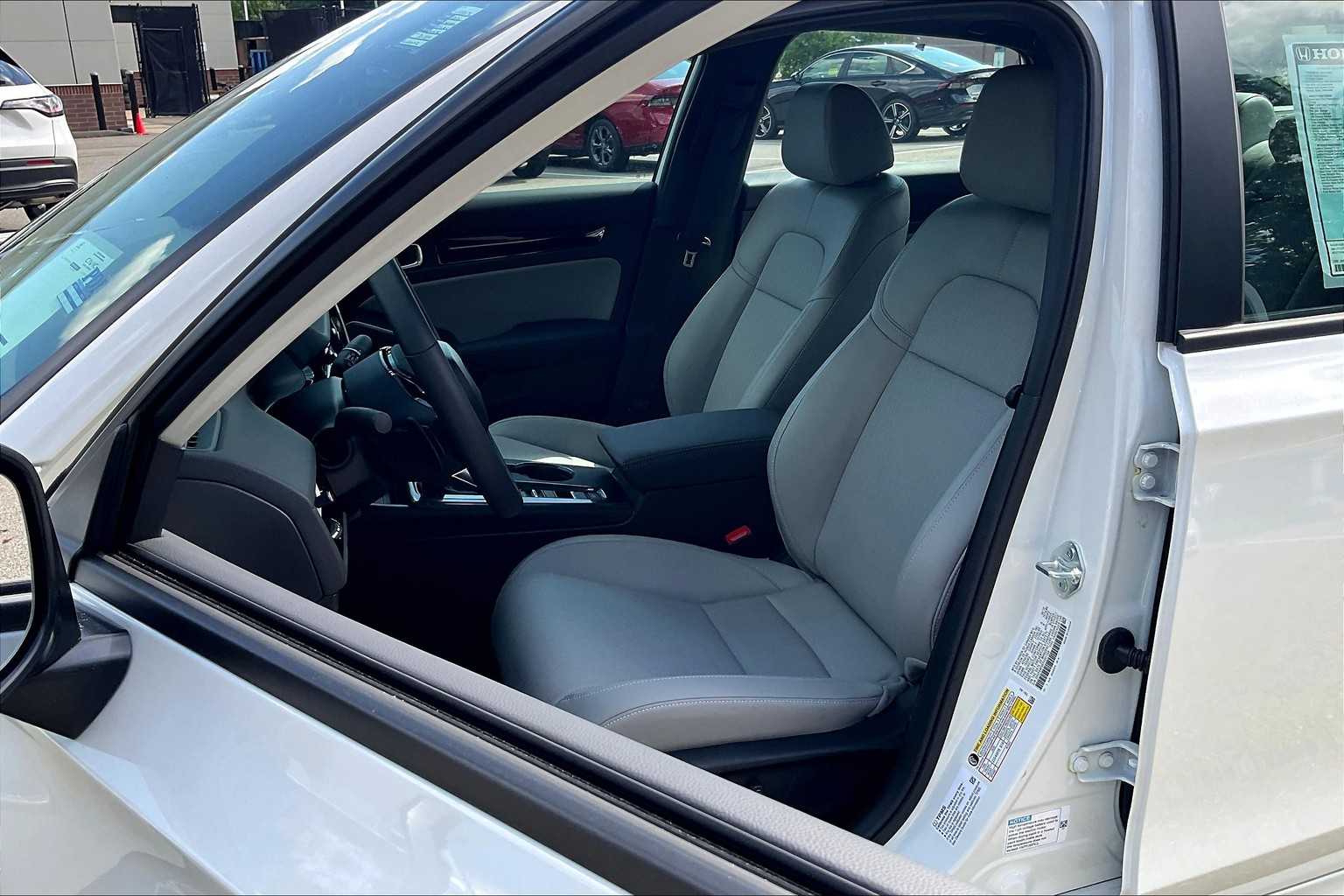 2026 Honda Civic Hybrid Sport Touring - Photo 11