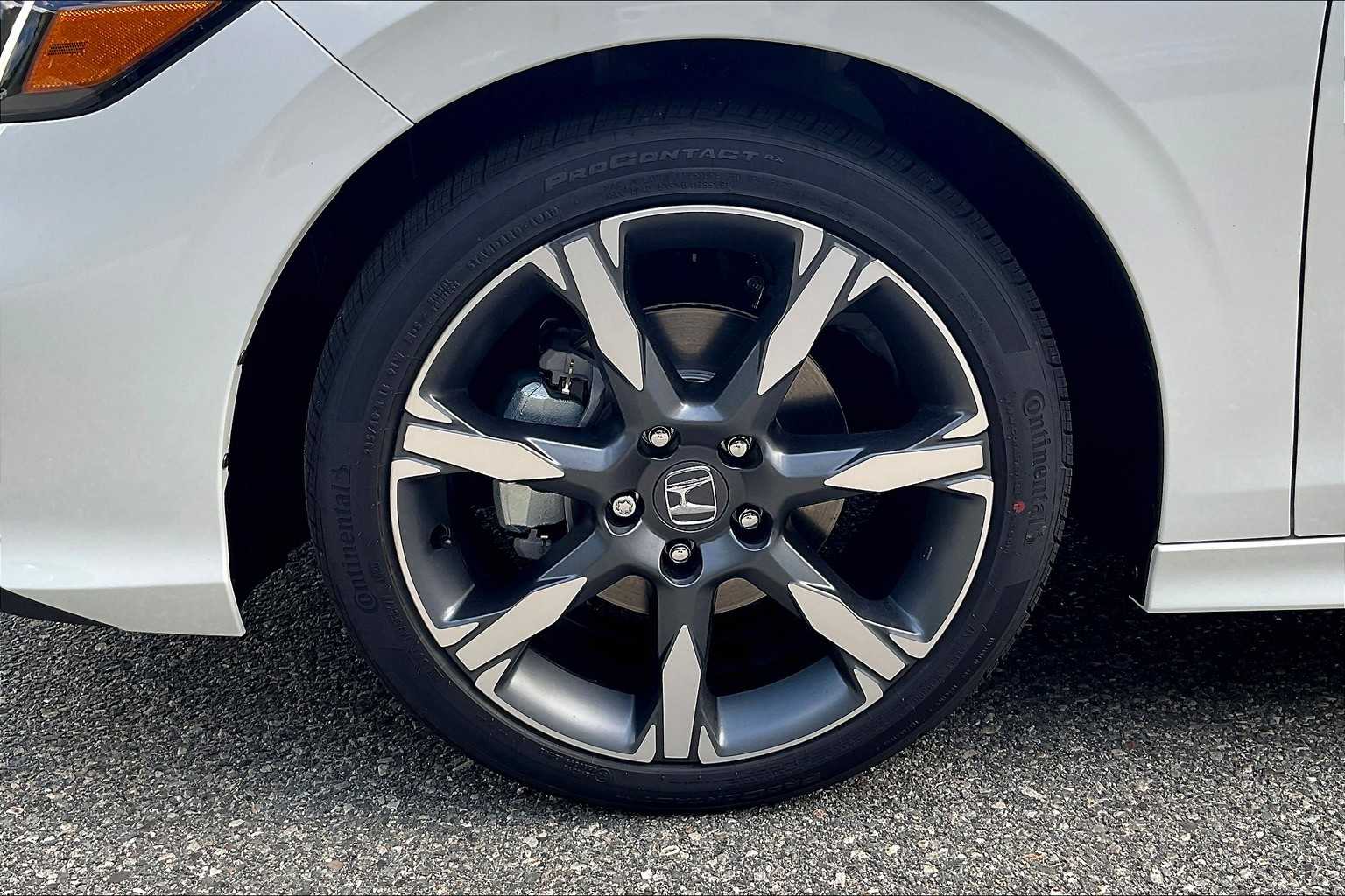 2026 Honda Civic Hybrid Sport Touring - Photo 8