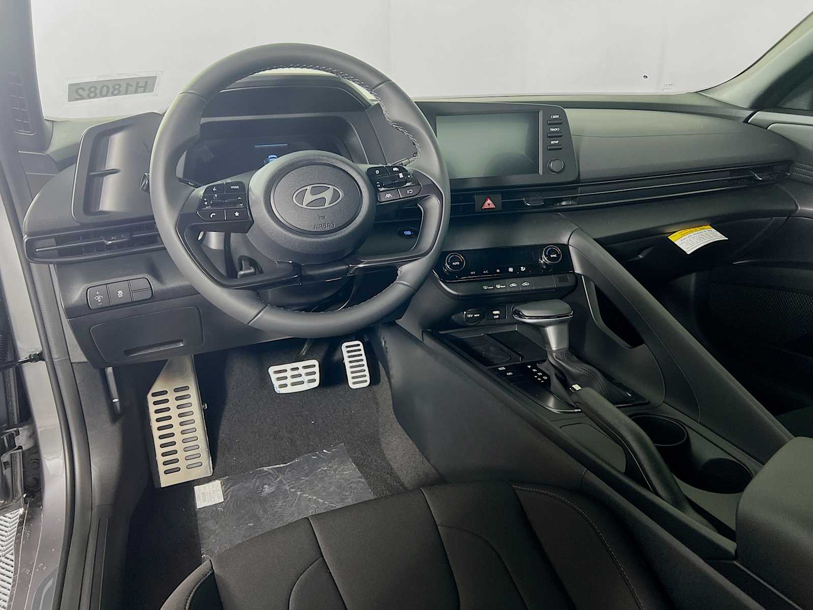 2025 Hyundai Elantra SEL Sport - Photo 6