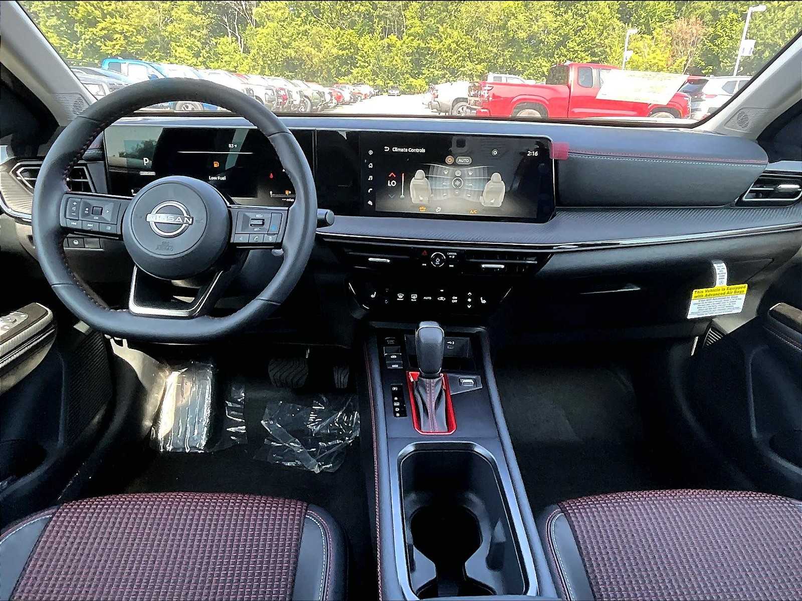 2025 Nissan Kicks SR - Photo 11