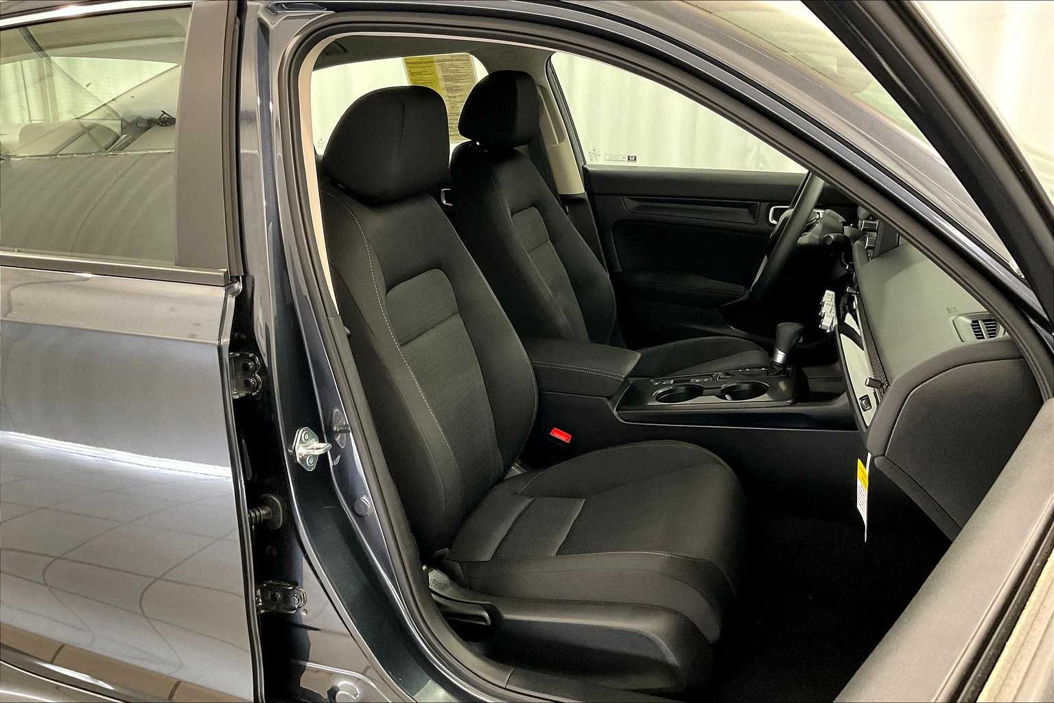 2025 Honda Civic LX - Photo 11