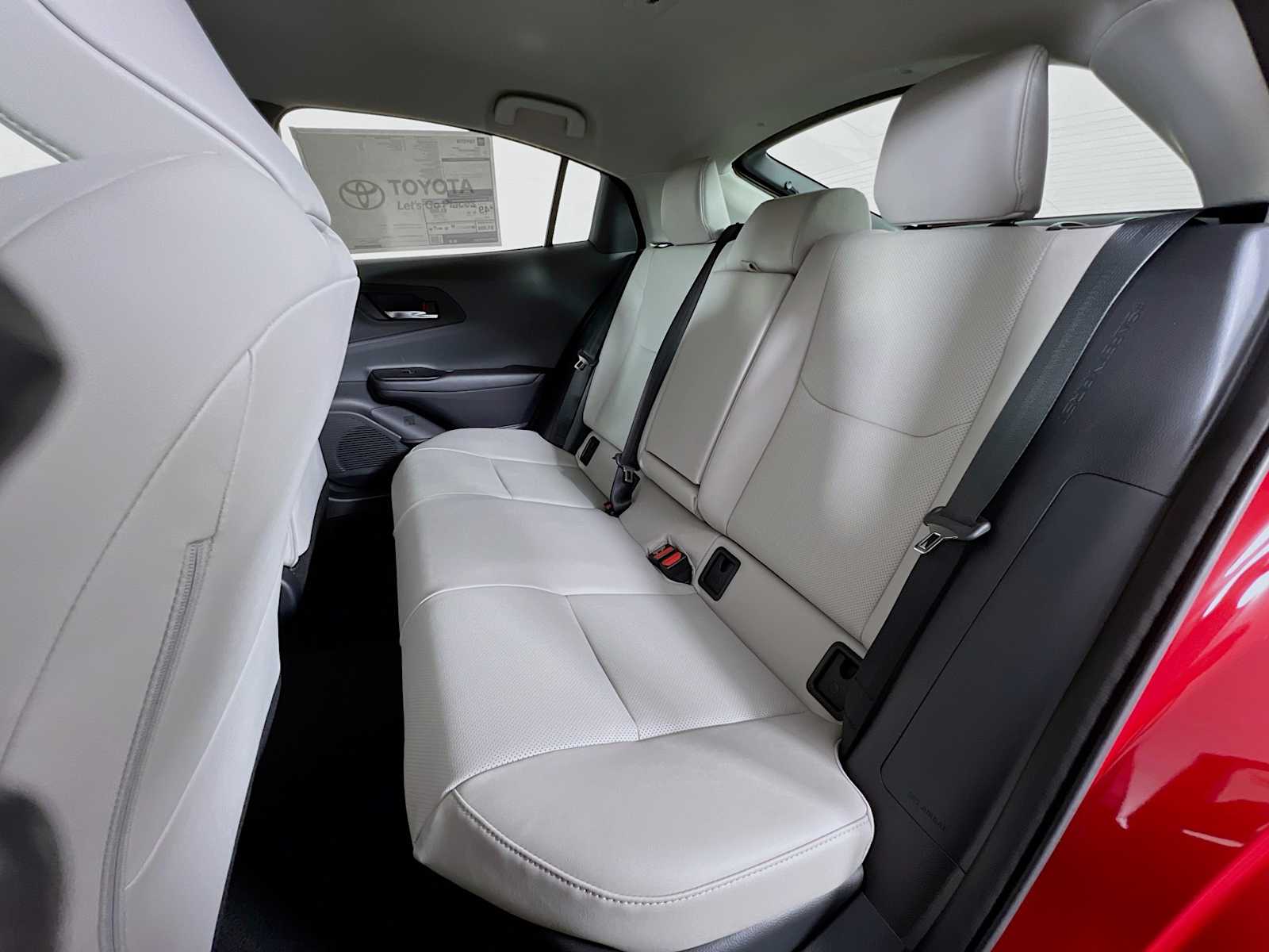 2026 Toyota Prius XLE - Photo 13