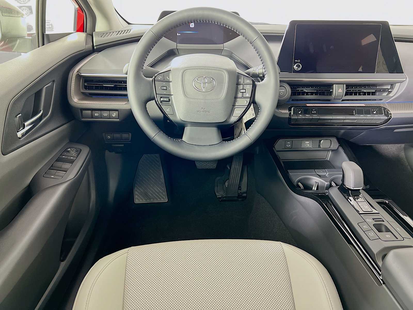 2026 Toyota Prius XLE - Photo 14