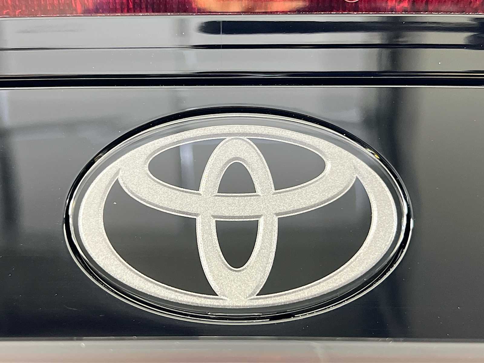 2026 Toyota Prius XLE - Photo 17
