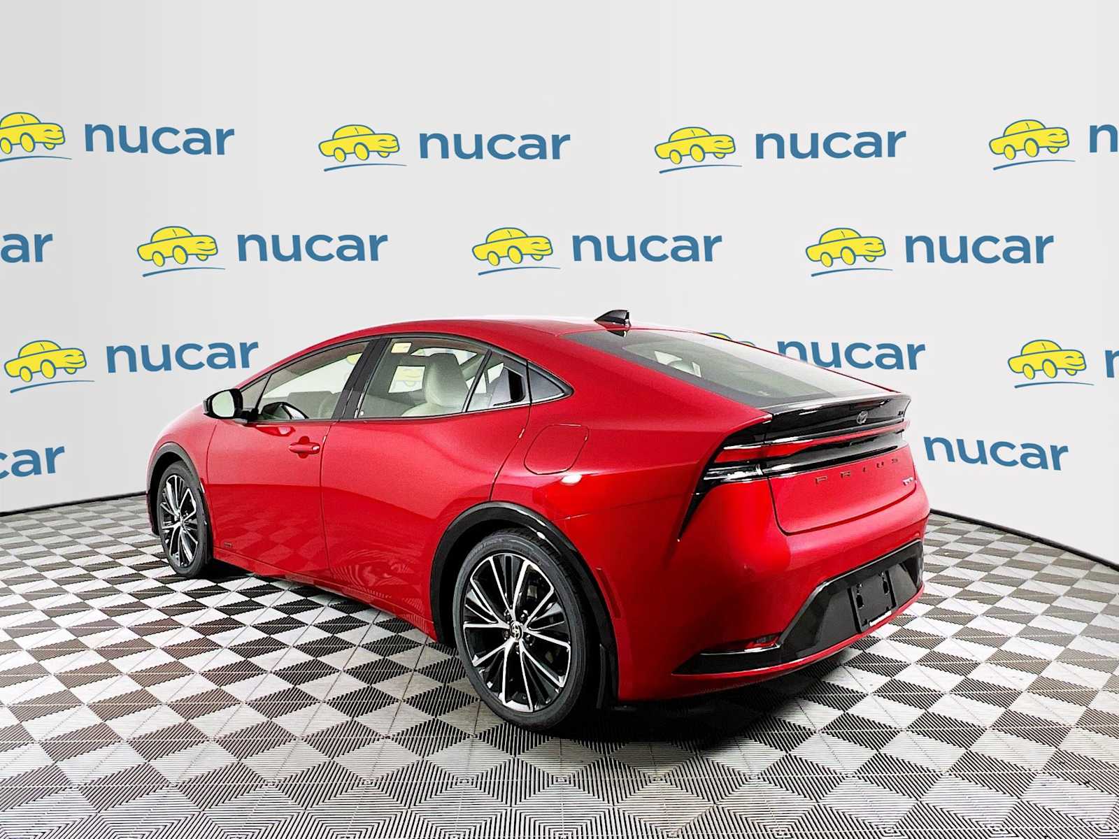 2026 Toyota Prius XLE - Photo 4