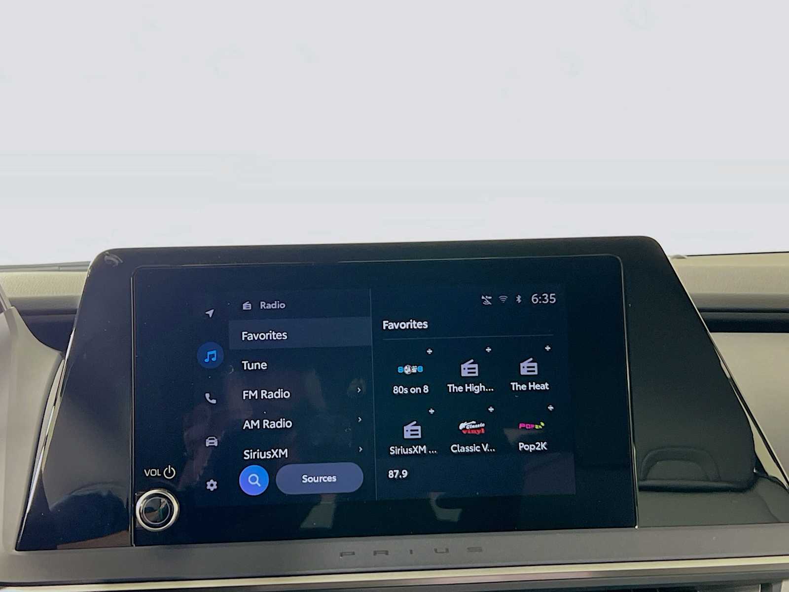2026 Toyota Prius XLE - Photo 8