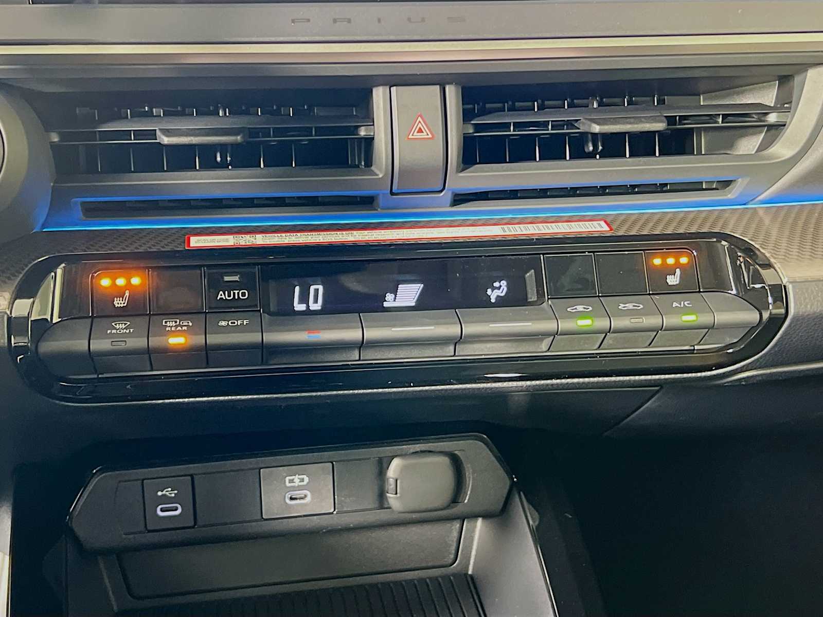 2026 Toyota Prius XLE - Photo 10