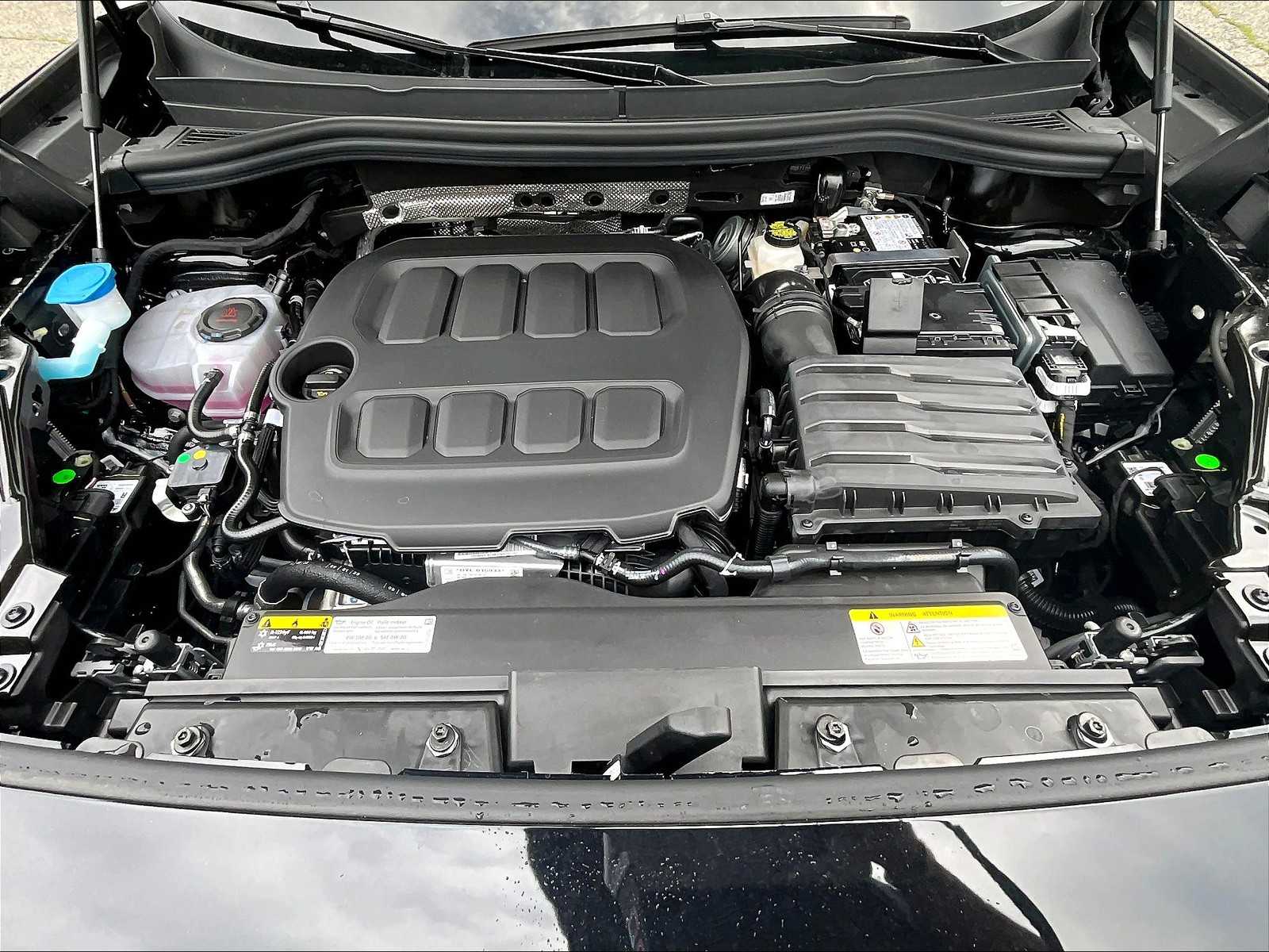 2025 Volkswagen Tiguan SE - Photo 16