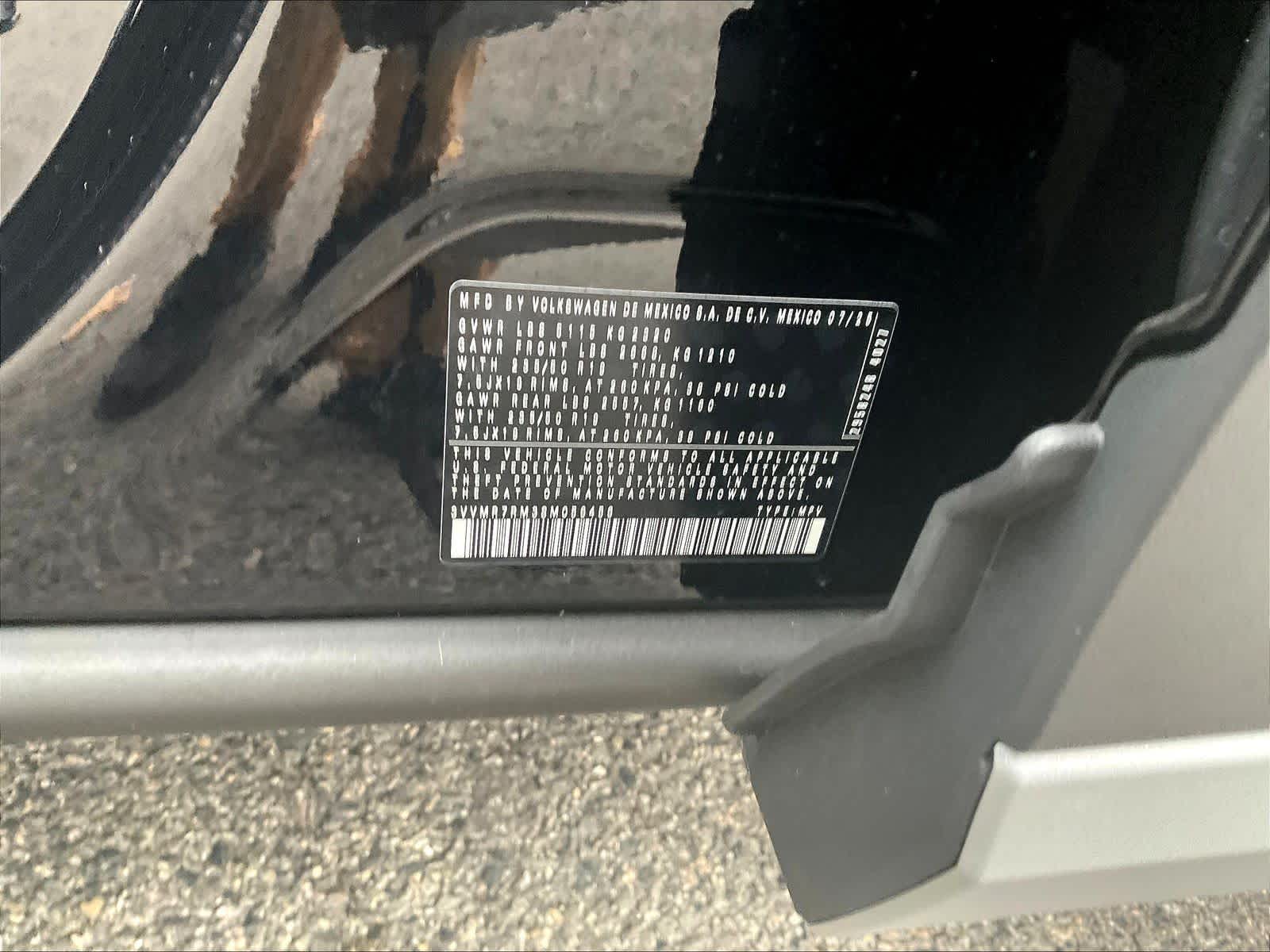 2025 Volkswagen Tiguan SE - Photo 18