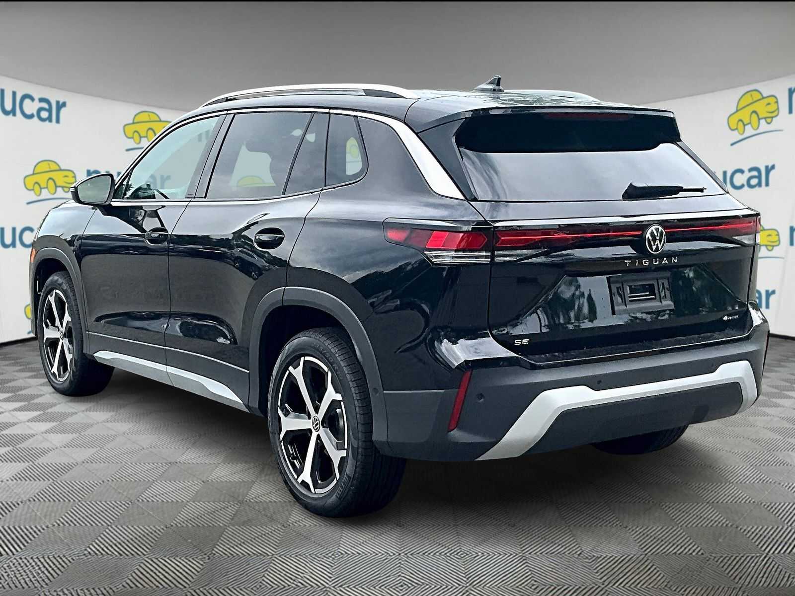 2025 Volkswagen Tiguan SE - Photo 5