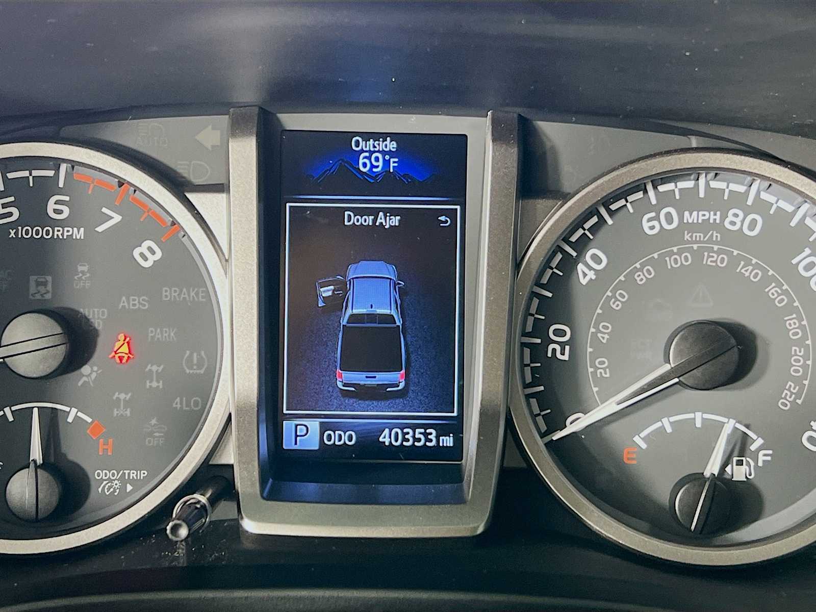 2022 Toyota Tacoma SR5 - Photo 12