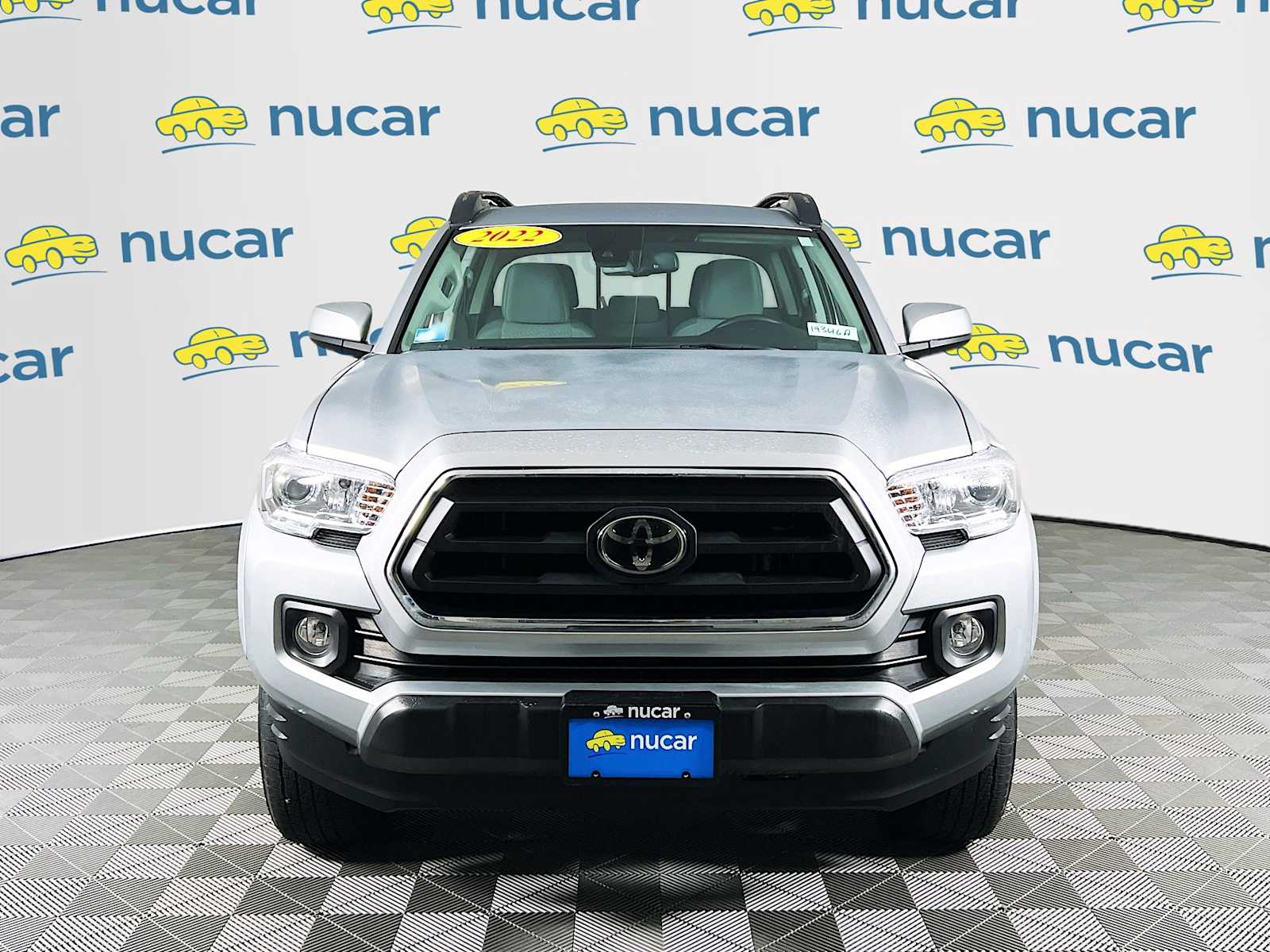 2022 Toyota Tacoma SR5 - Photo 2