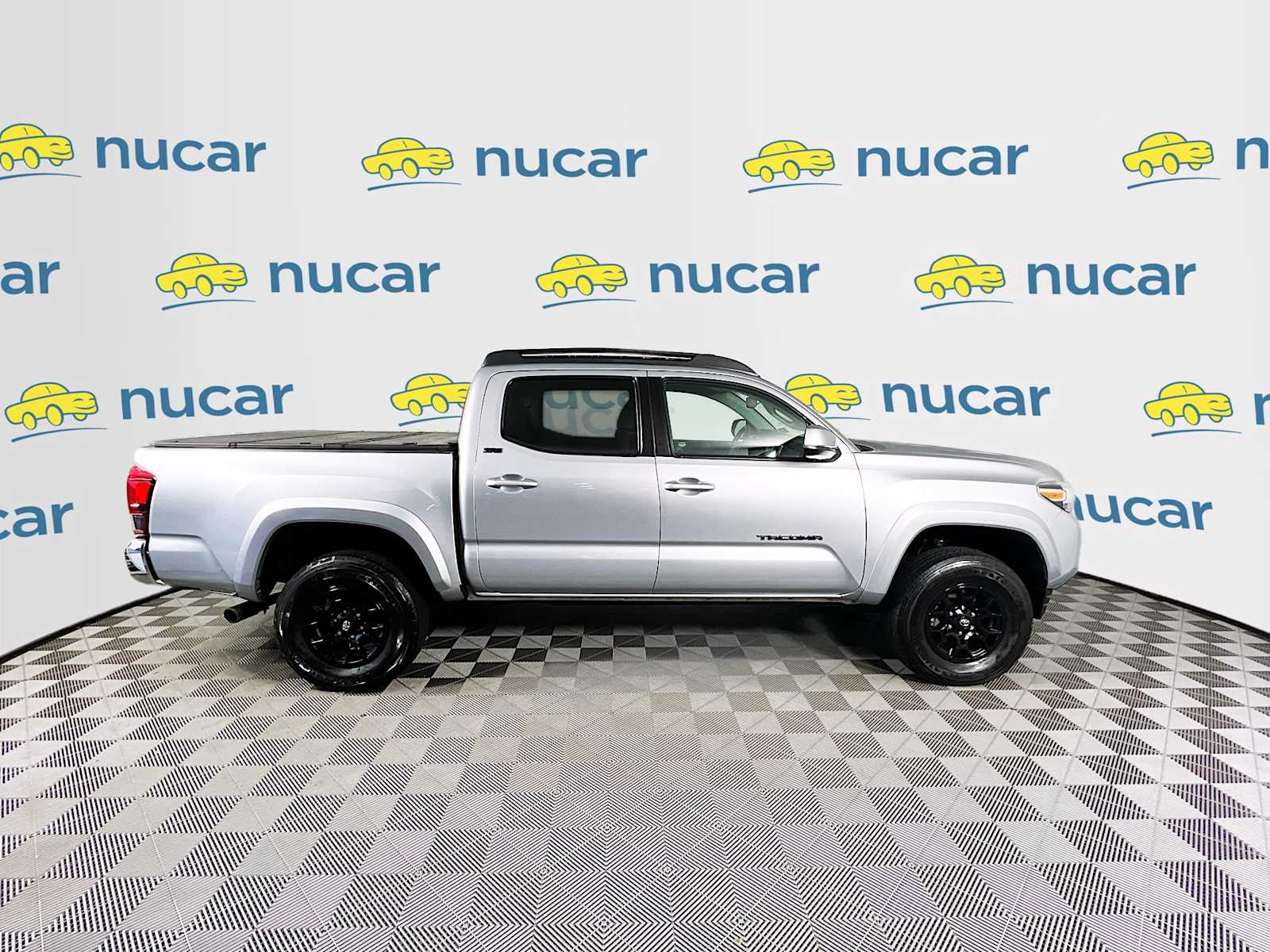 2022 Toyota Tacoma SR5 - Photo 8
