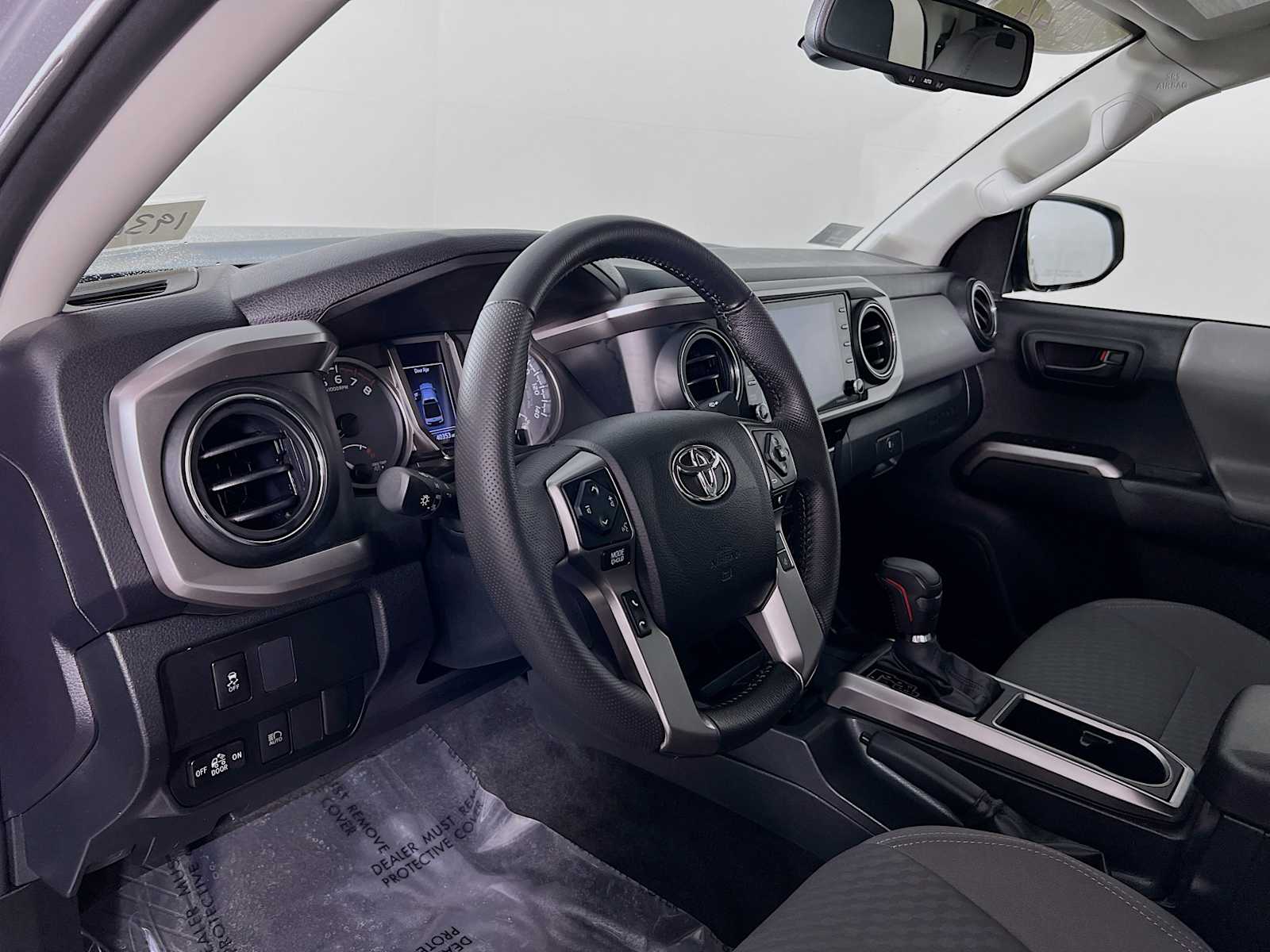 2022 Toyota Tacoma SR5 - Photo 9