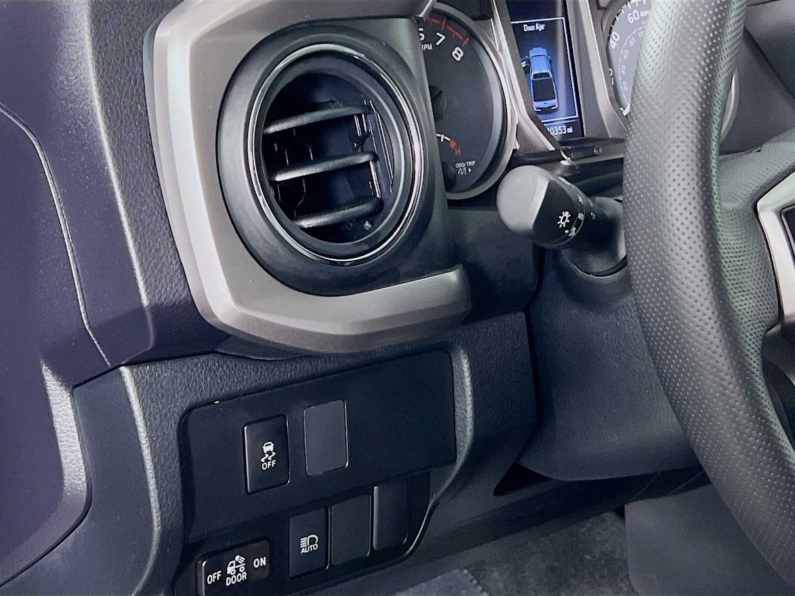 2022 Toyota Tacoma SR5 - Photo 10