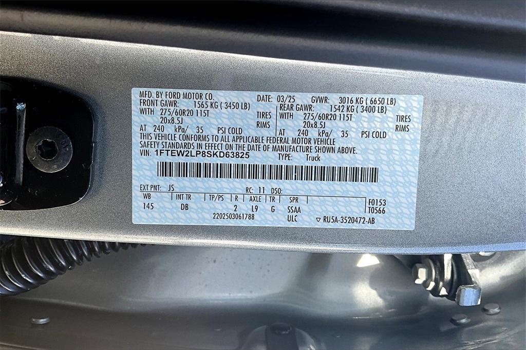 2025 Ford F-150 STX - Photo 13