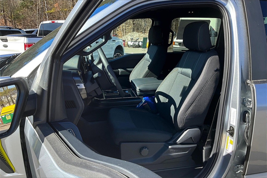 2025 Ford F-150 STX - Photo 8