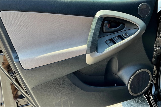 2008 Toyota RAV4 Base - Photo 9