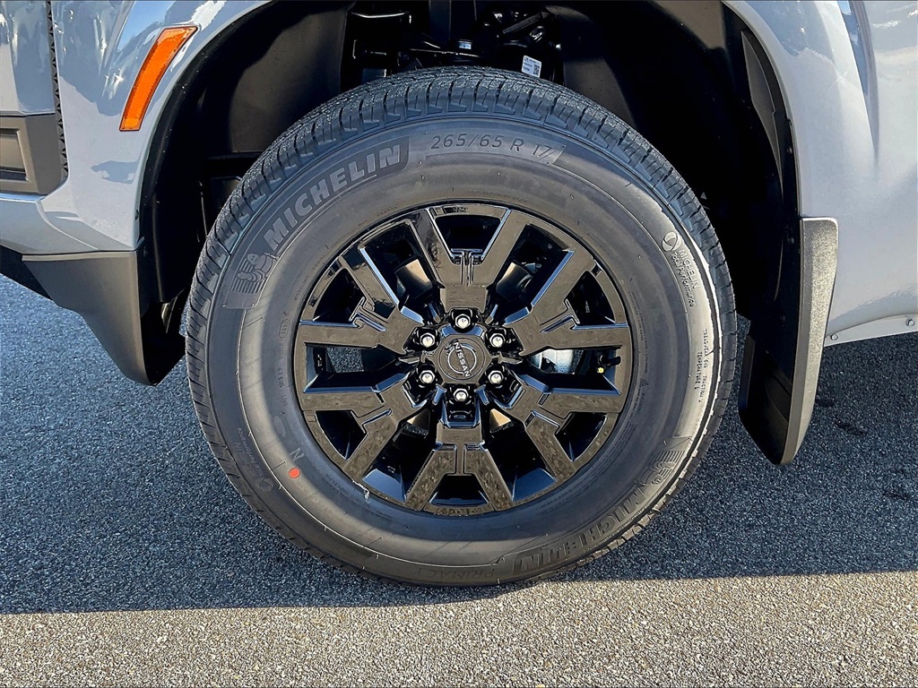 2026 Nissan Frontier SV - Photo 8