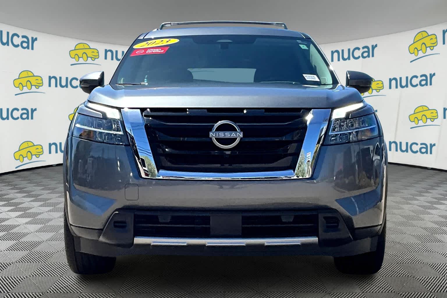 2023 Nissan Pathfinder Platinum - Photo 2