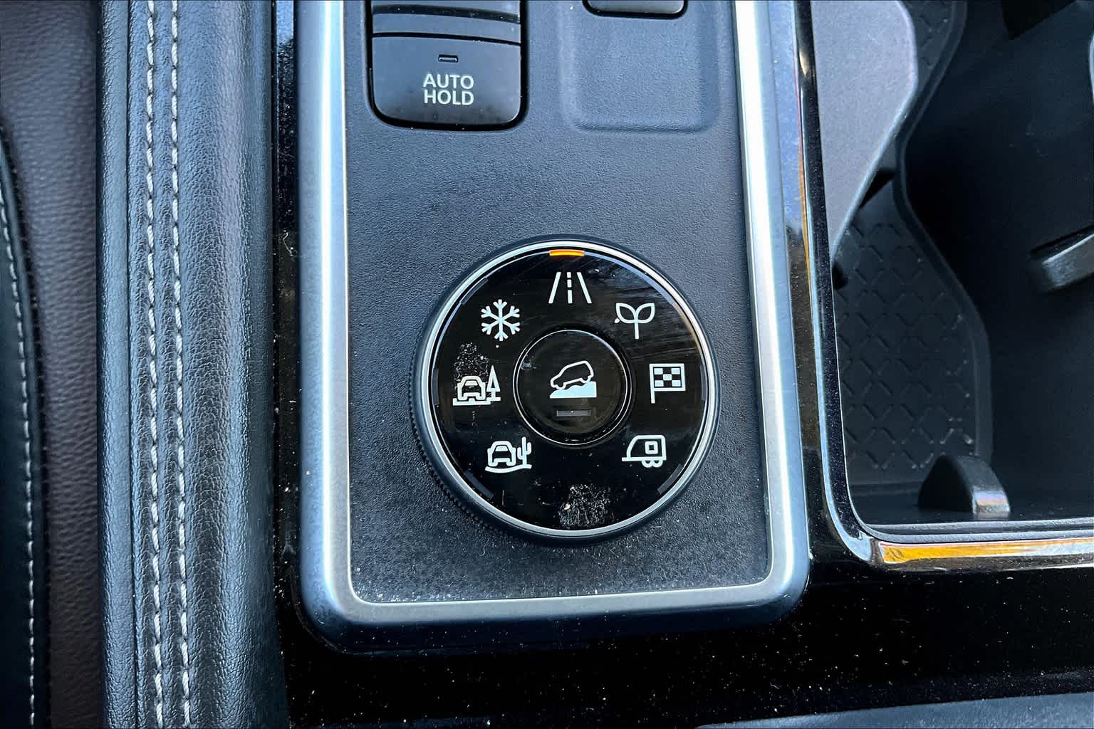 2023 Nissan Pathfinder Platinum - Photo 28