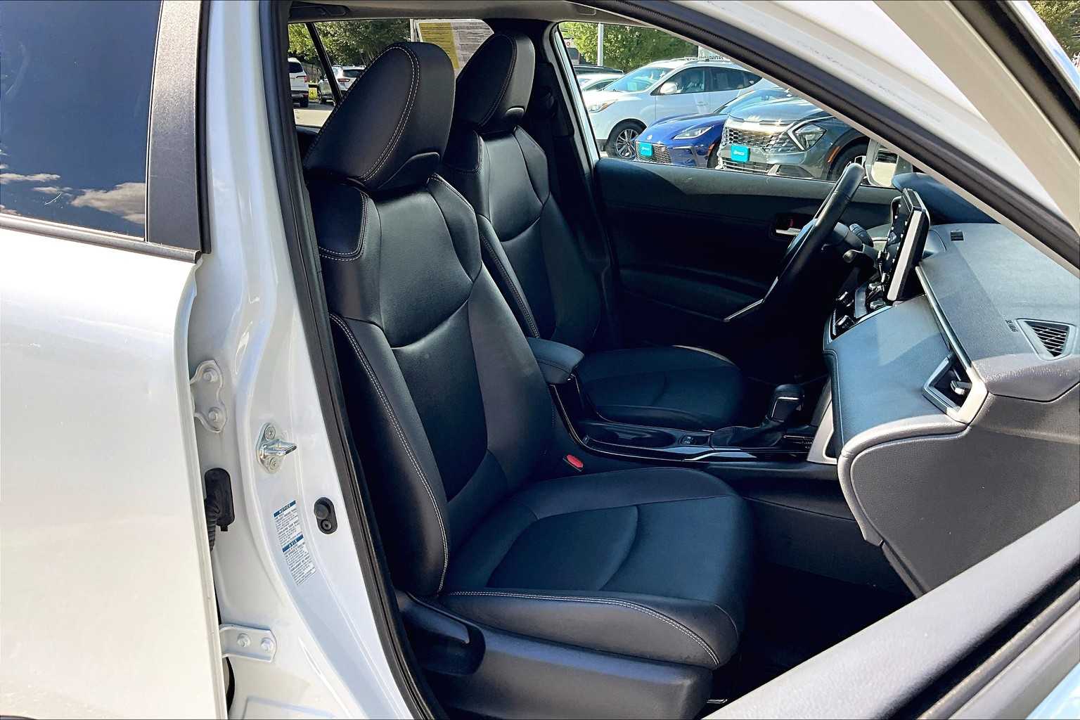 2022 Toyota Corolla Cross XLE - Photo 11